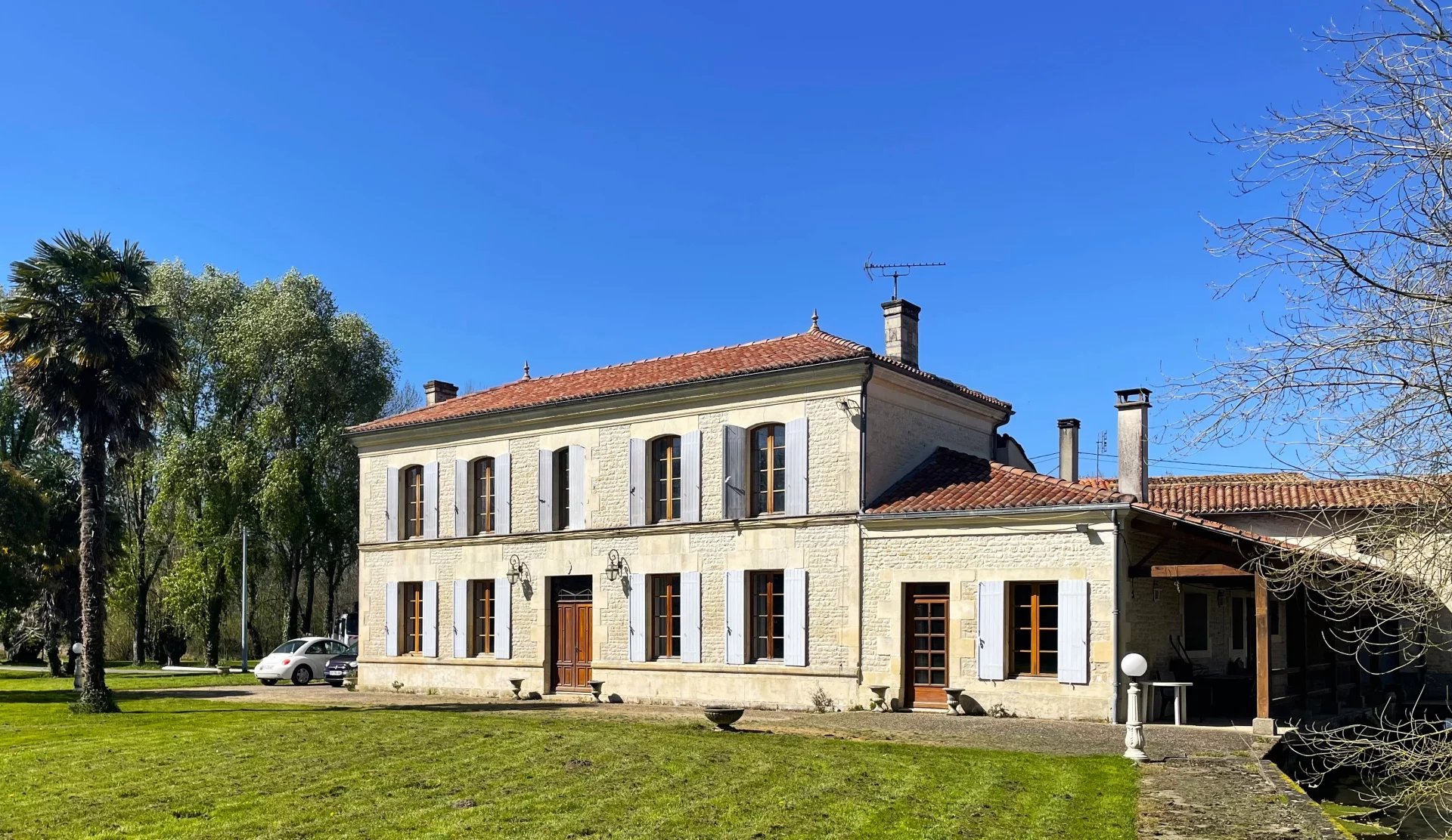 House in Varaize - view 1