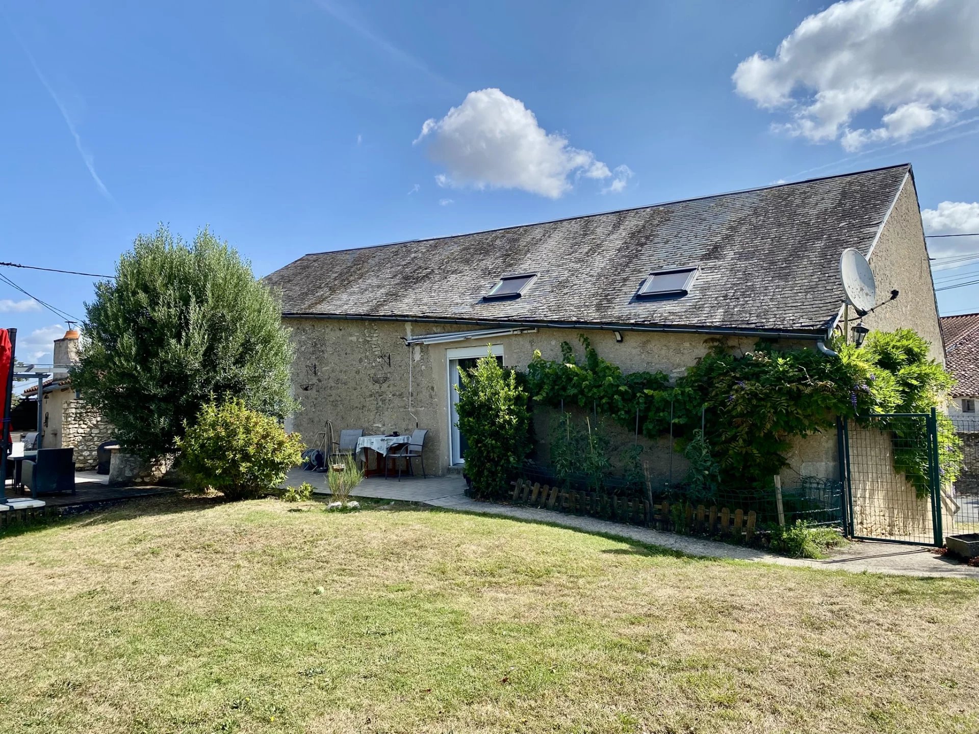 House in Leignes-sur-Fontaine - view 1