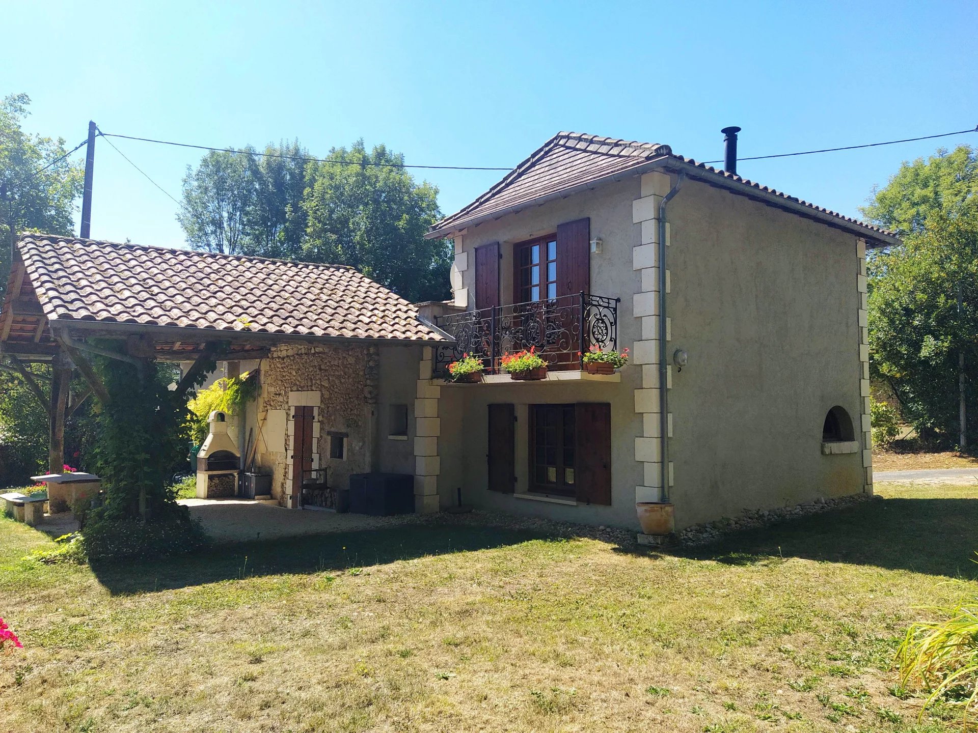 House in Celles - view 1