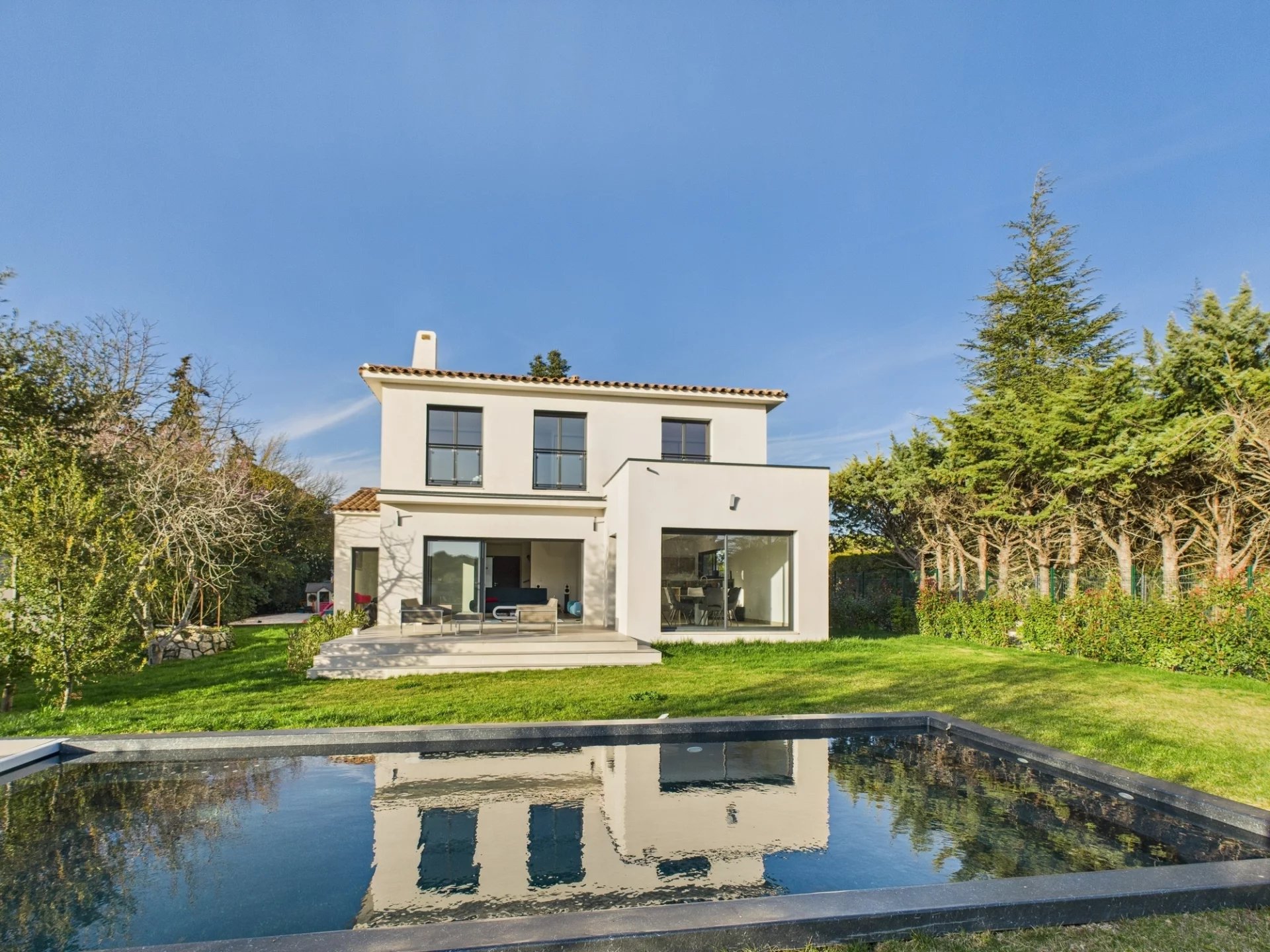 House in Aix-en-Provence - view 1