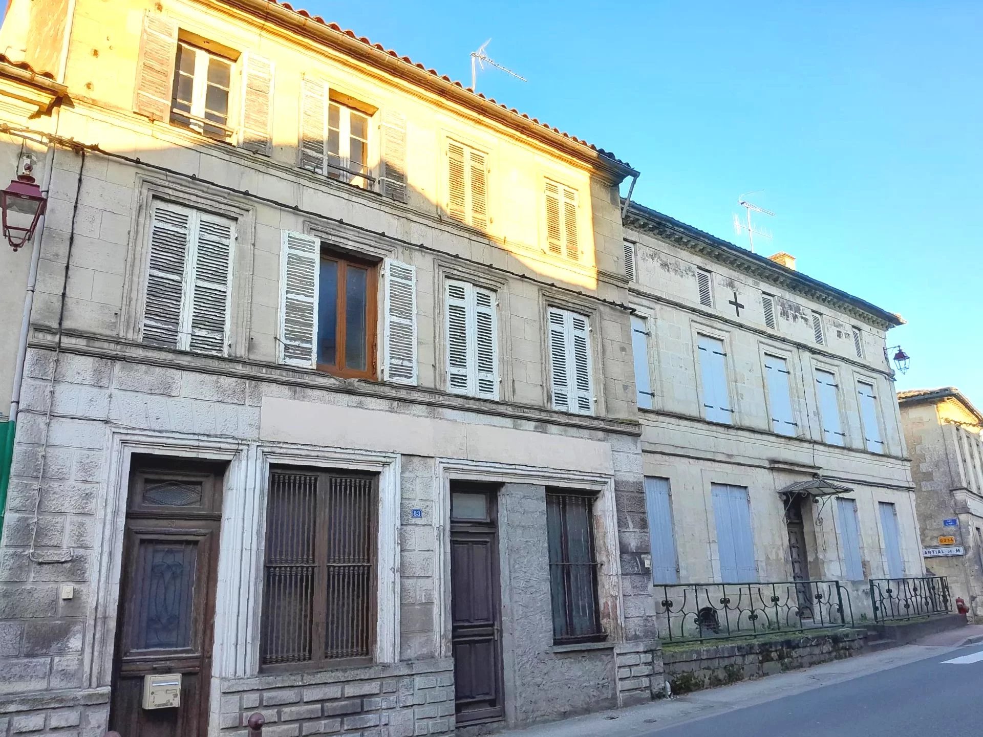 House in Mirambeau - view 1