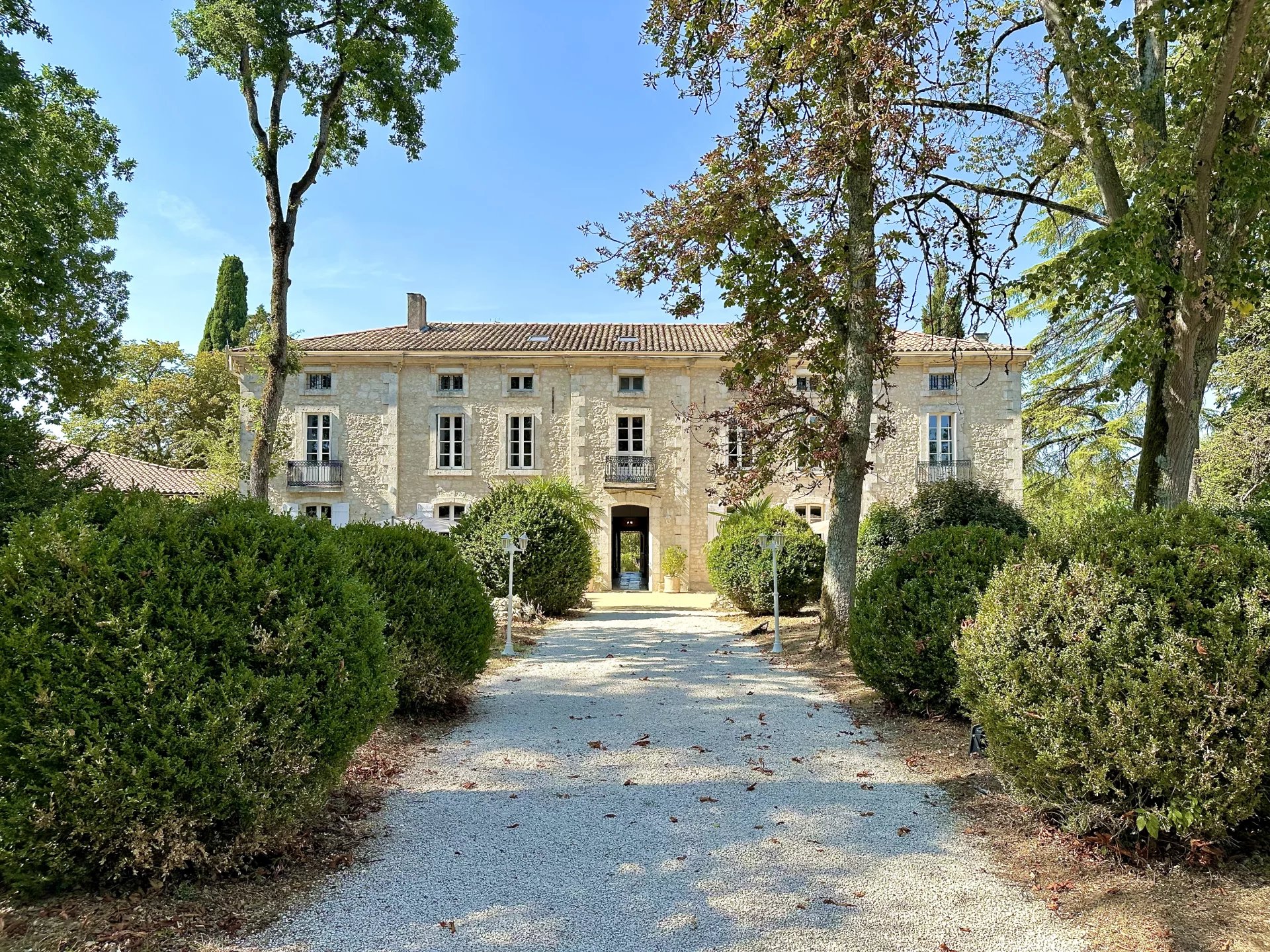 House in Saint-Beauzeil - view 1