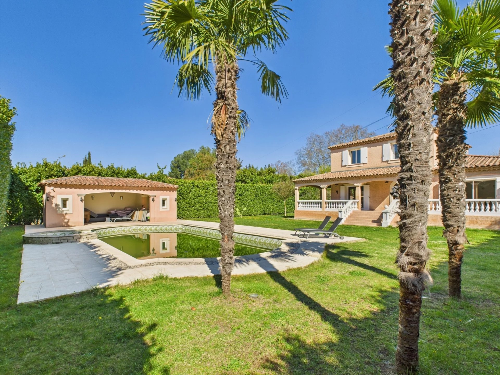 House in Bouc-Bel-Air - view 1