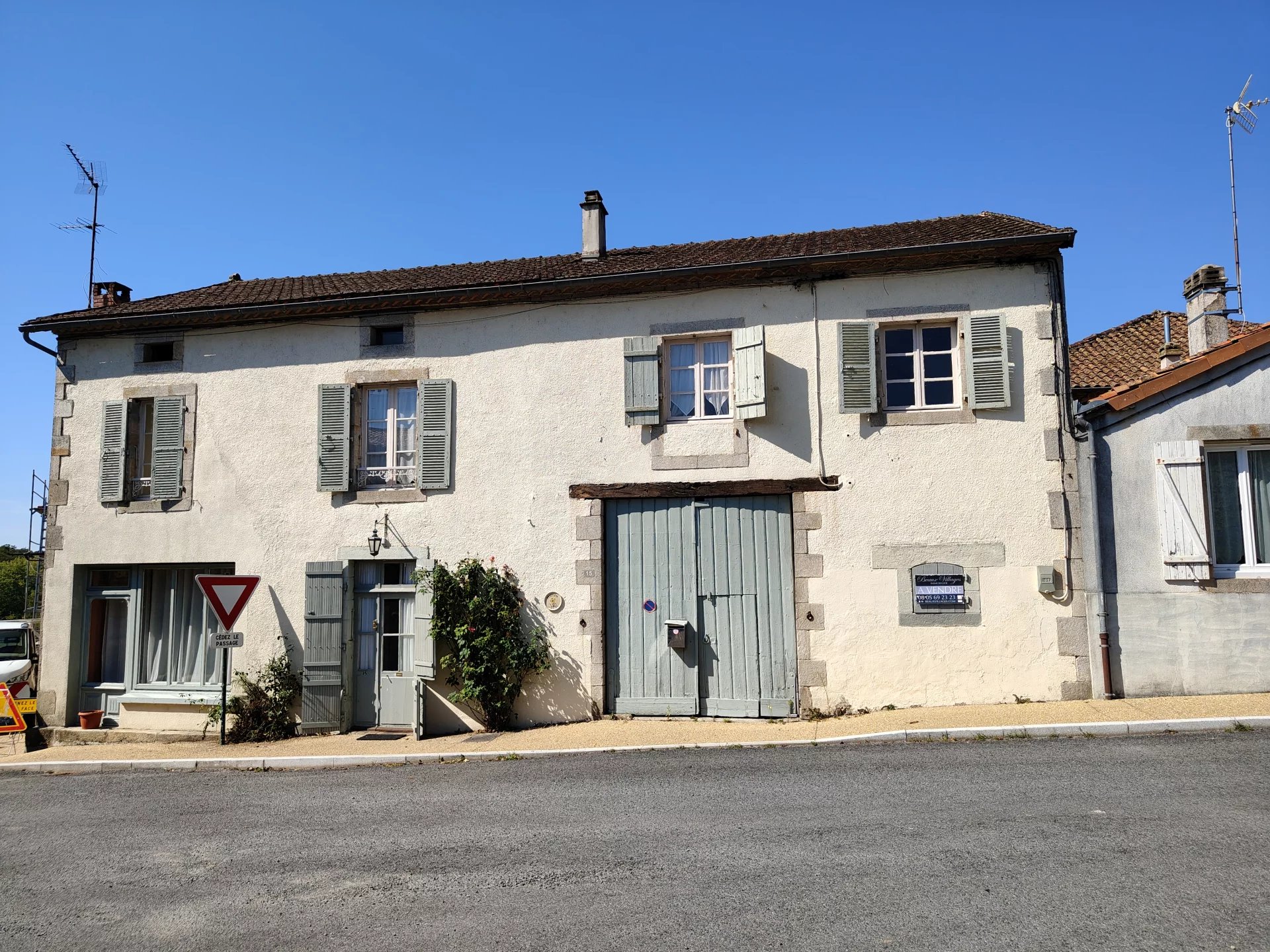 House in Marval - view 1