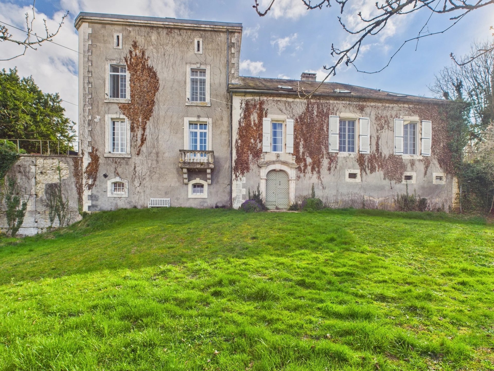 House in Saint-Meard-de-Drone - view 1