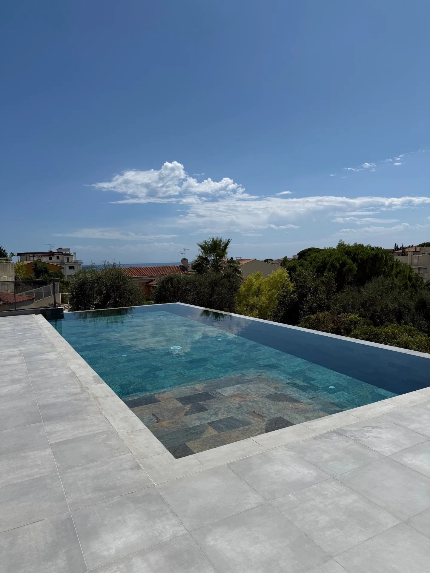 Apartment in Cannes - view 1