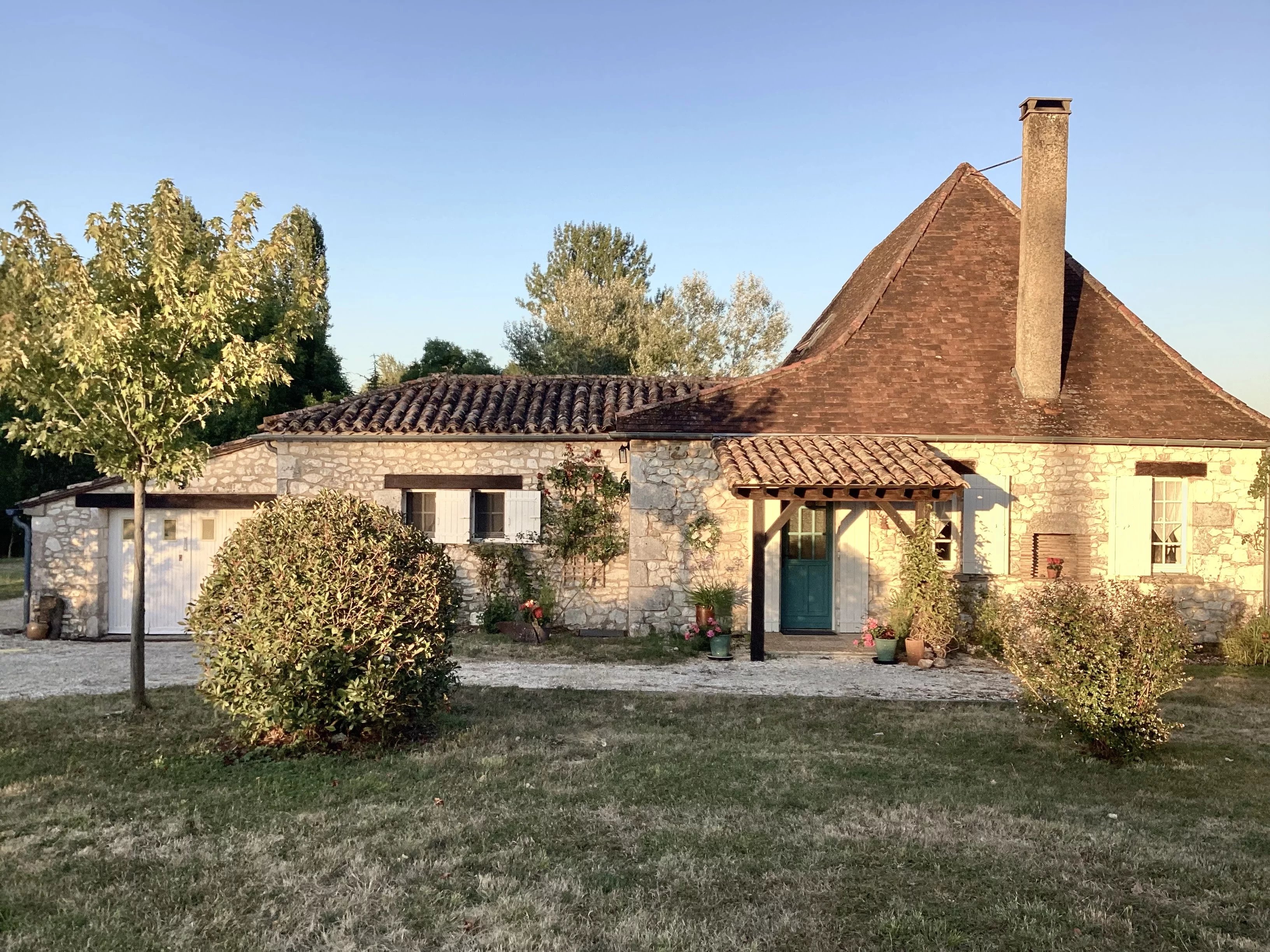 House in Cavarc - view 1
