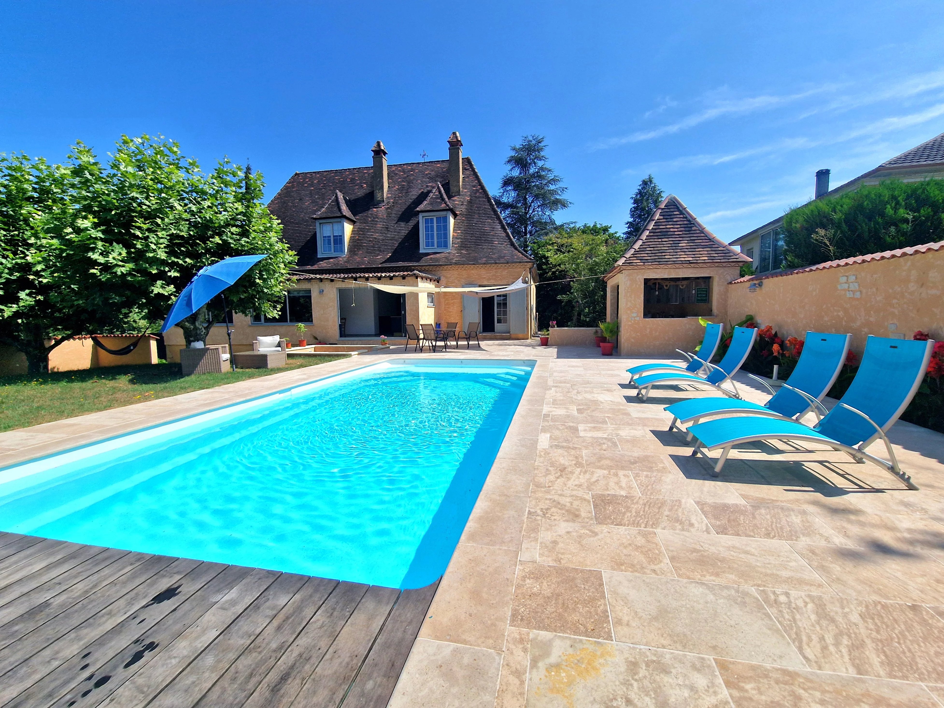 House in Lalinde - view 1