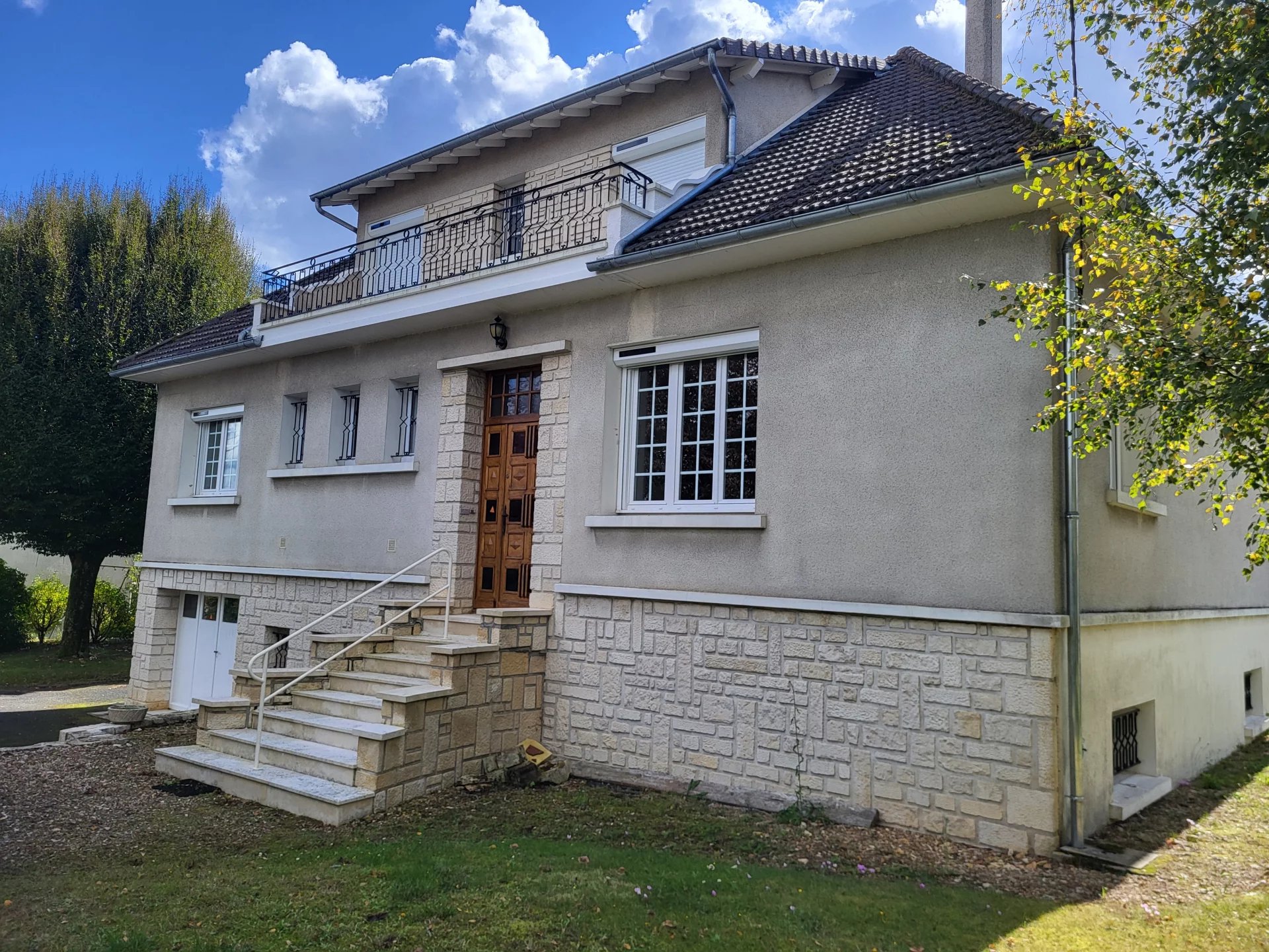 House in Saint-Savin - view 1