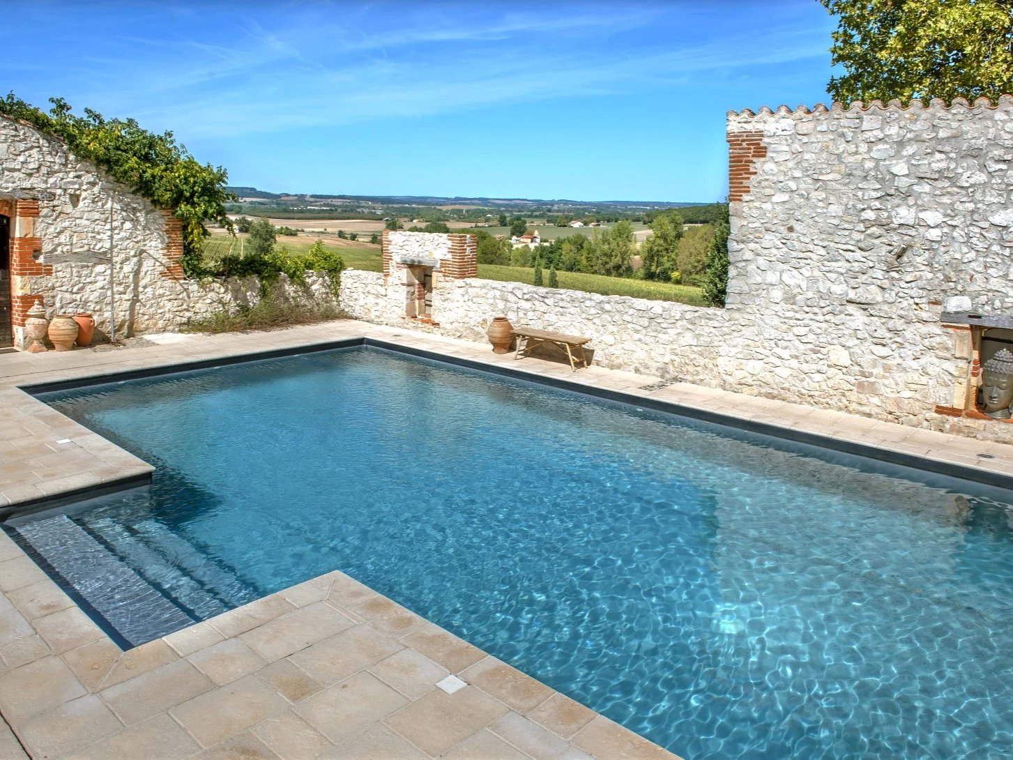 House in Monflanquin - view 1