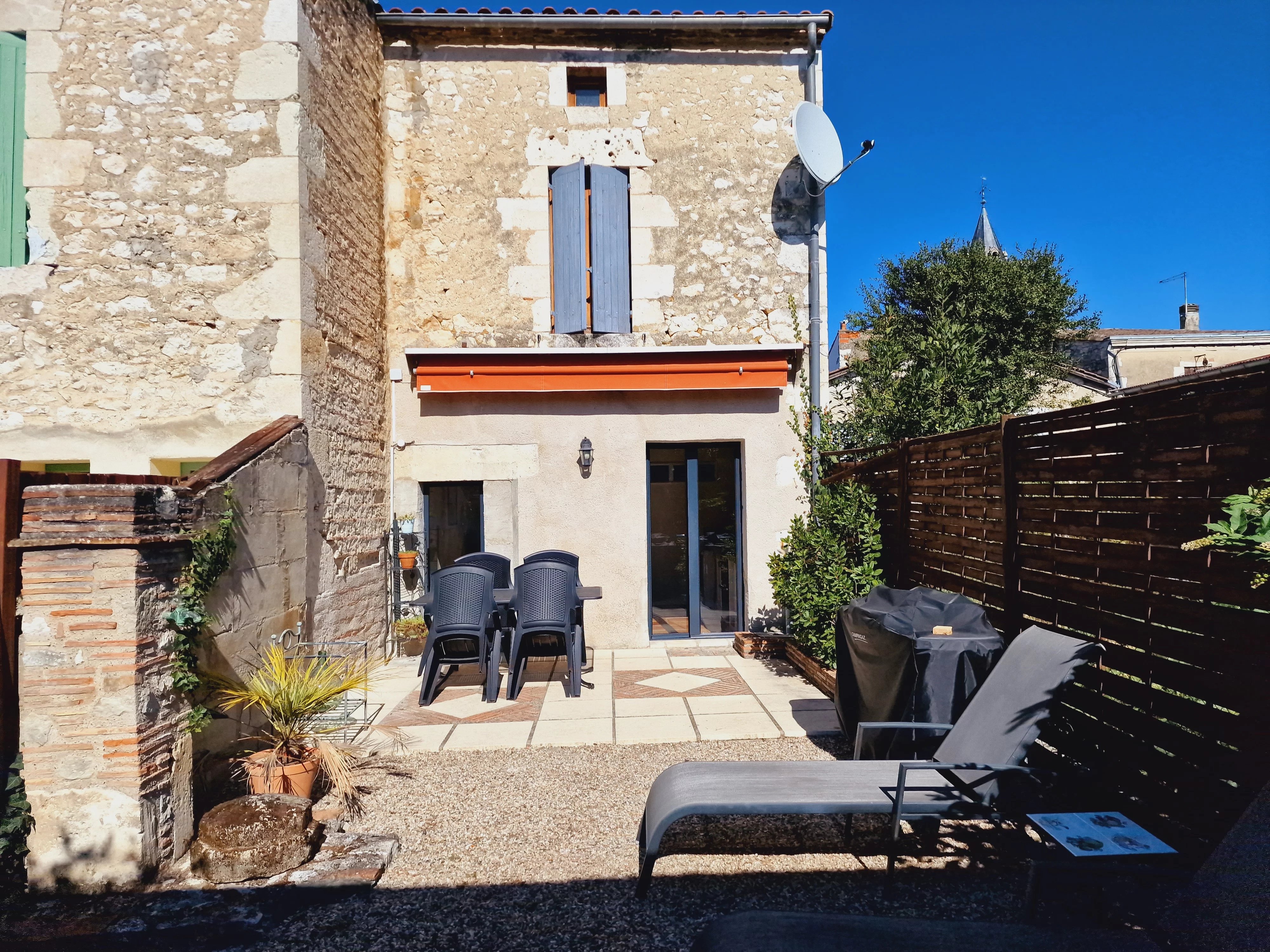 House in Eymet - view 1