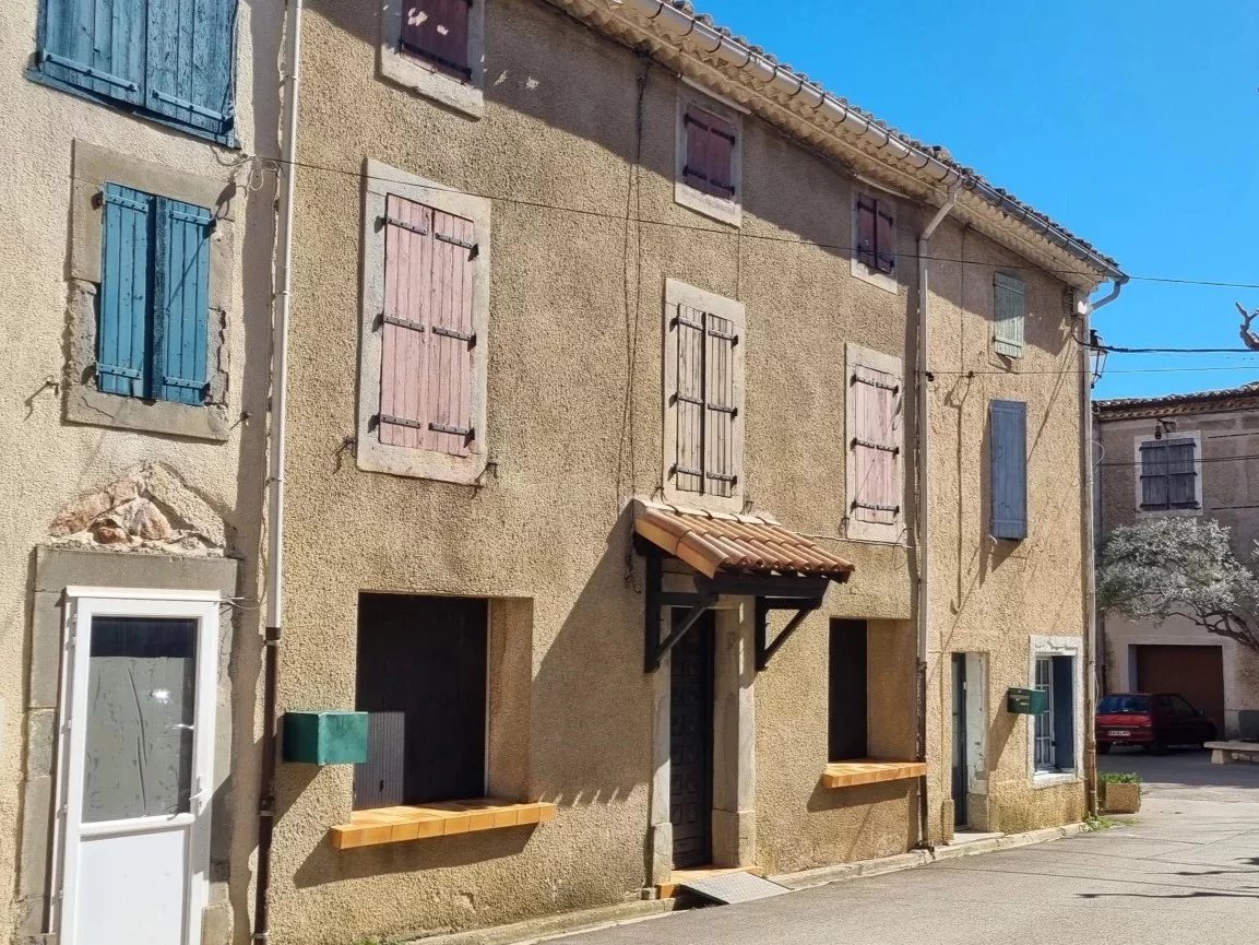 House in Fabrezan - view 1