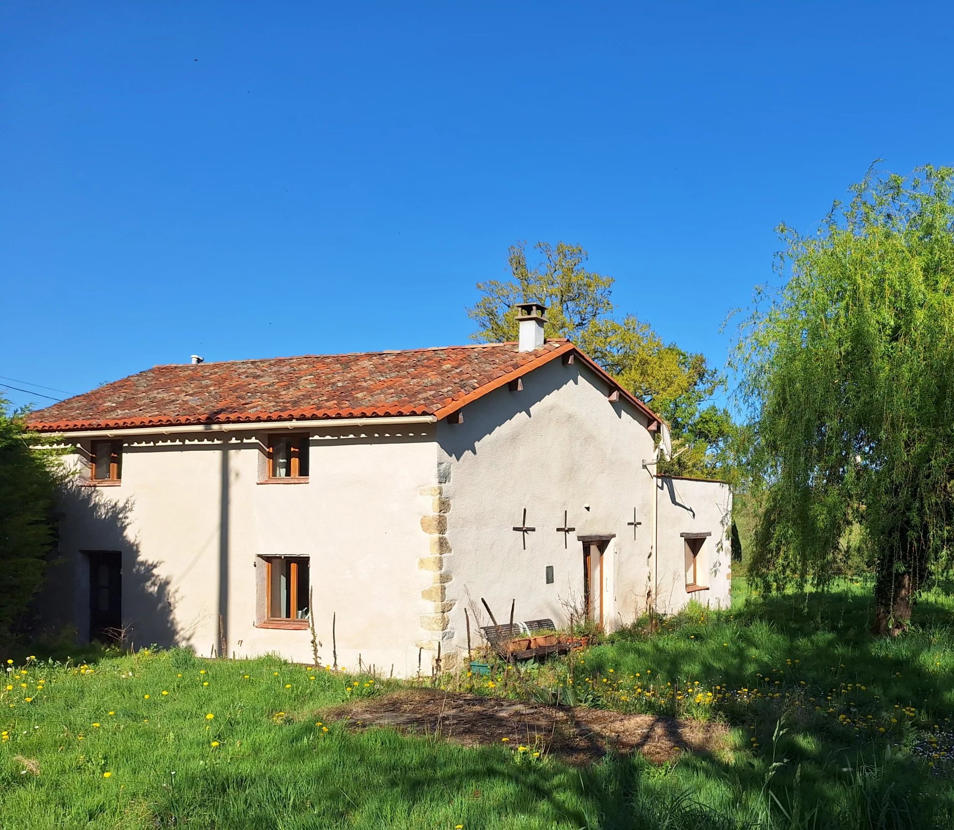 House in Mauprevoir - view 1