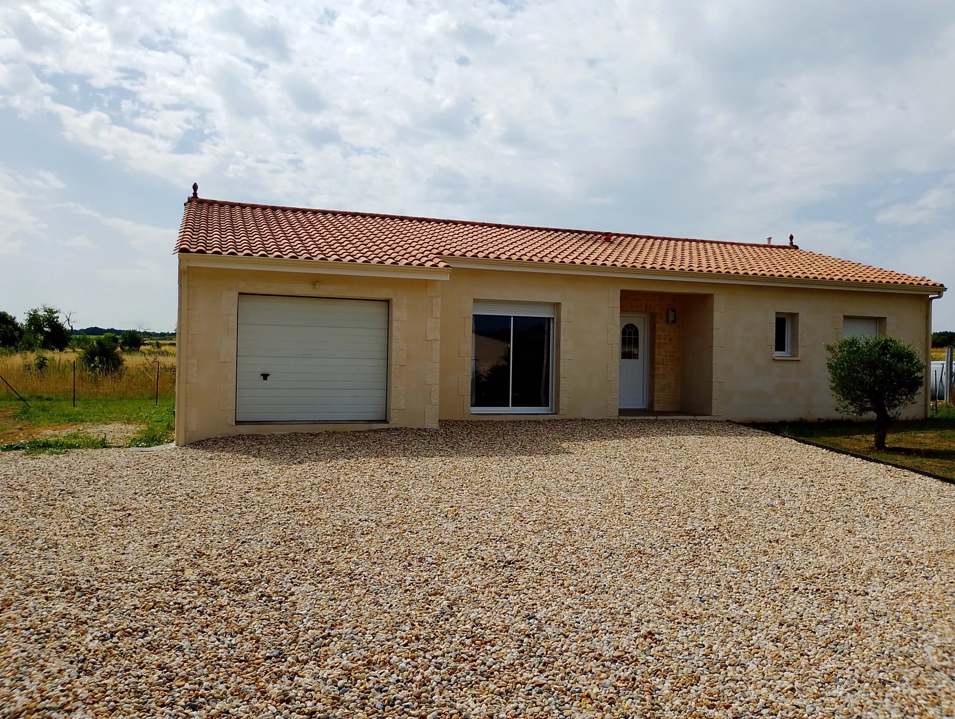 House in Jonzac - view 1