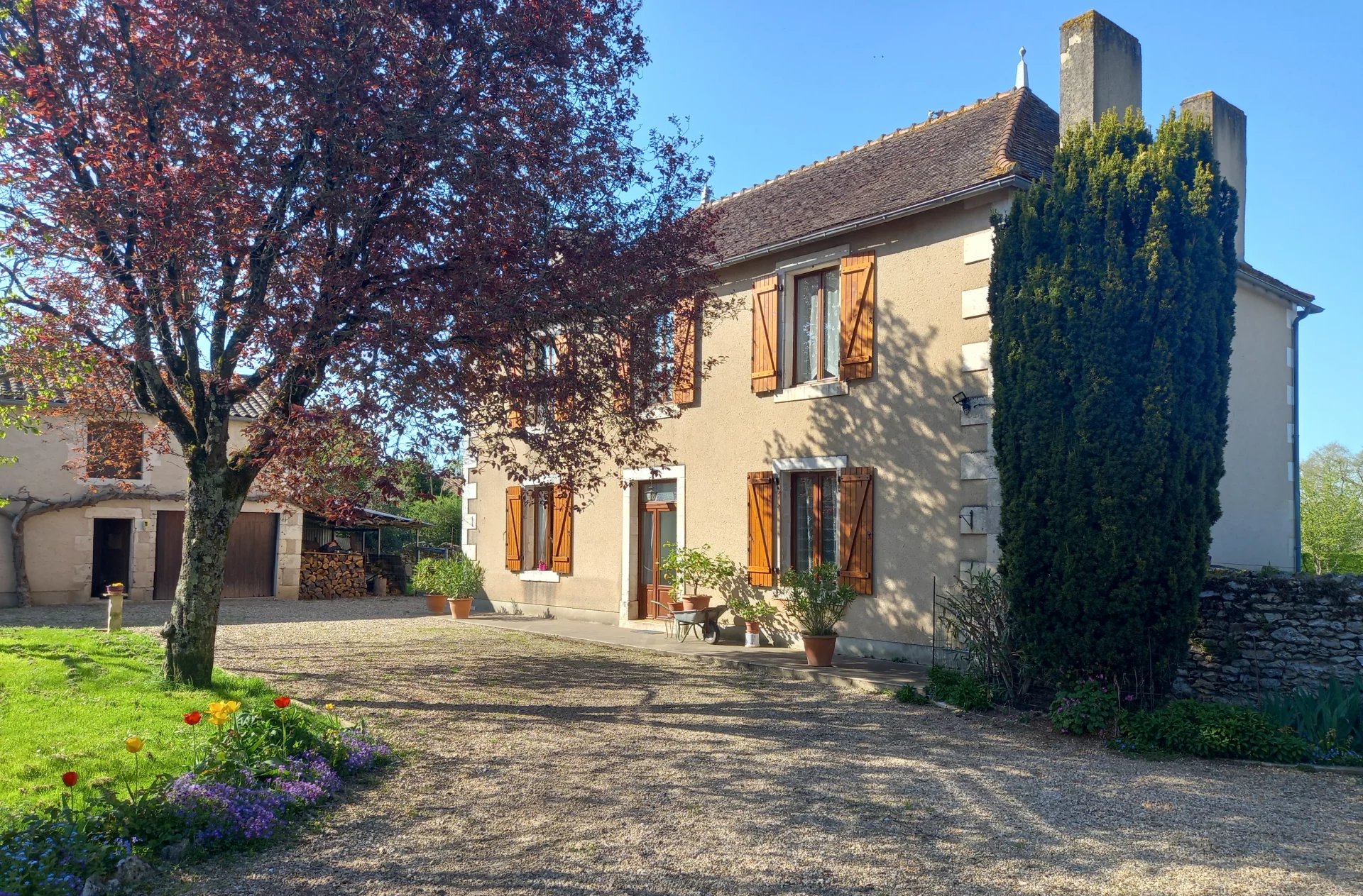House in Chapelle-Viviers - view 1