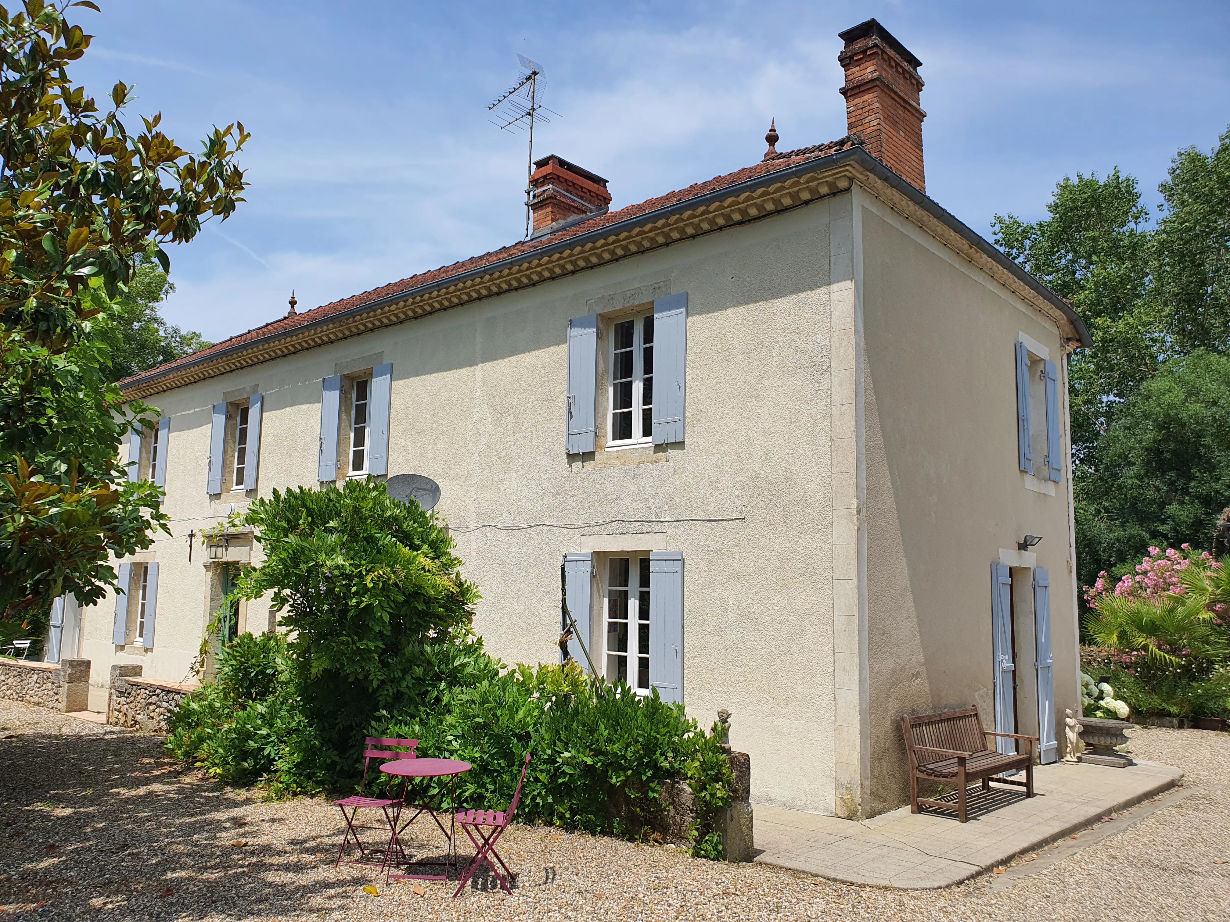 House in Sauveterre-de-Guyenne - view 1