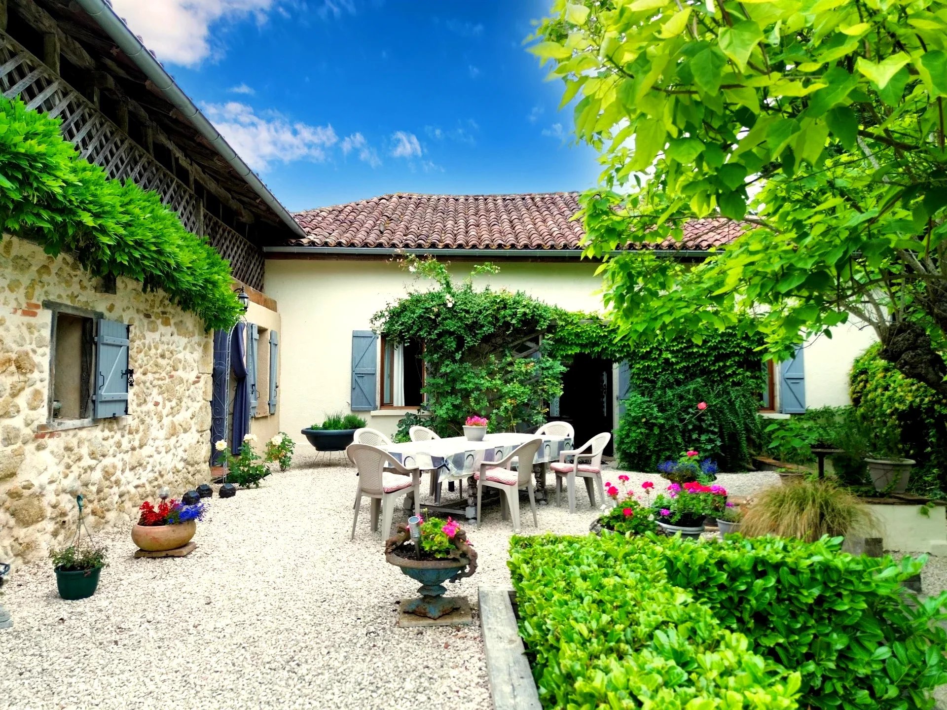 House in Boulogne-sur-Gesse - view 1