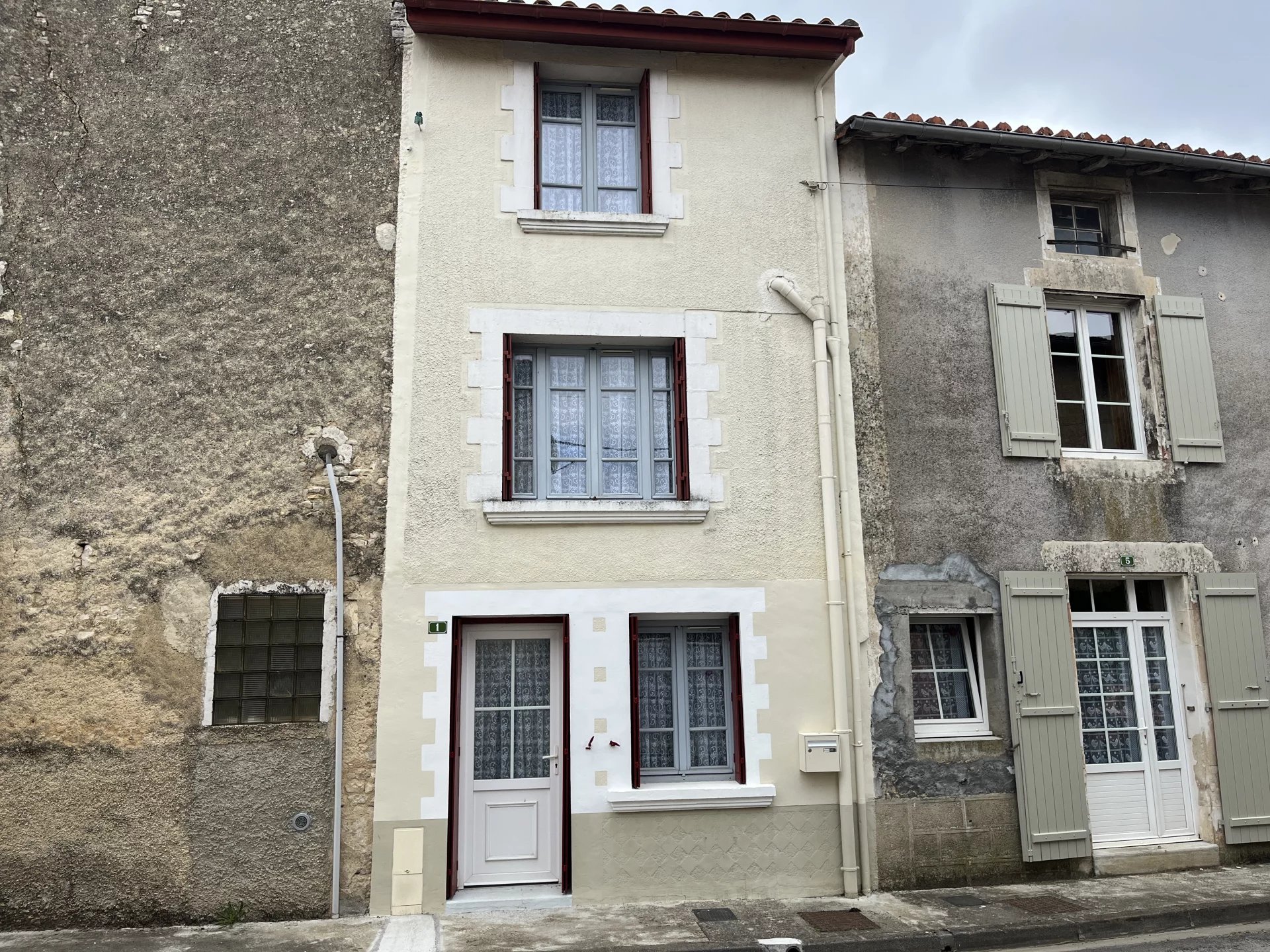 House in Verteuil-sur-Charente - view 1
