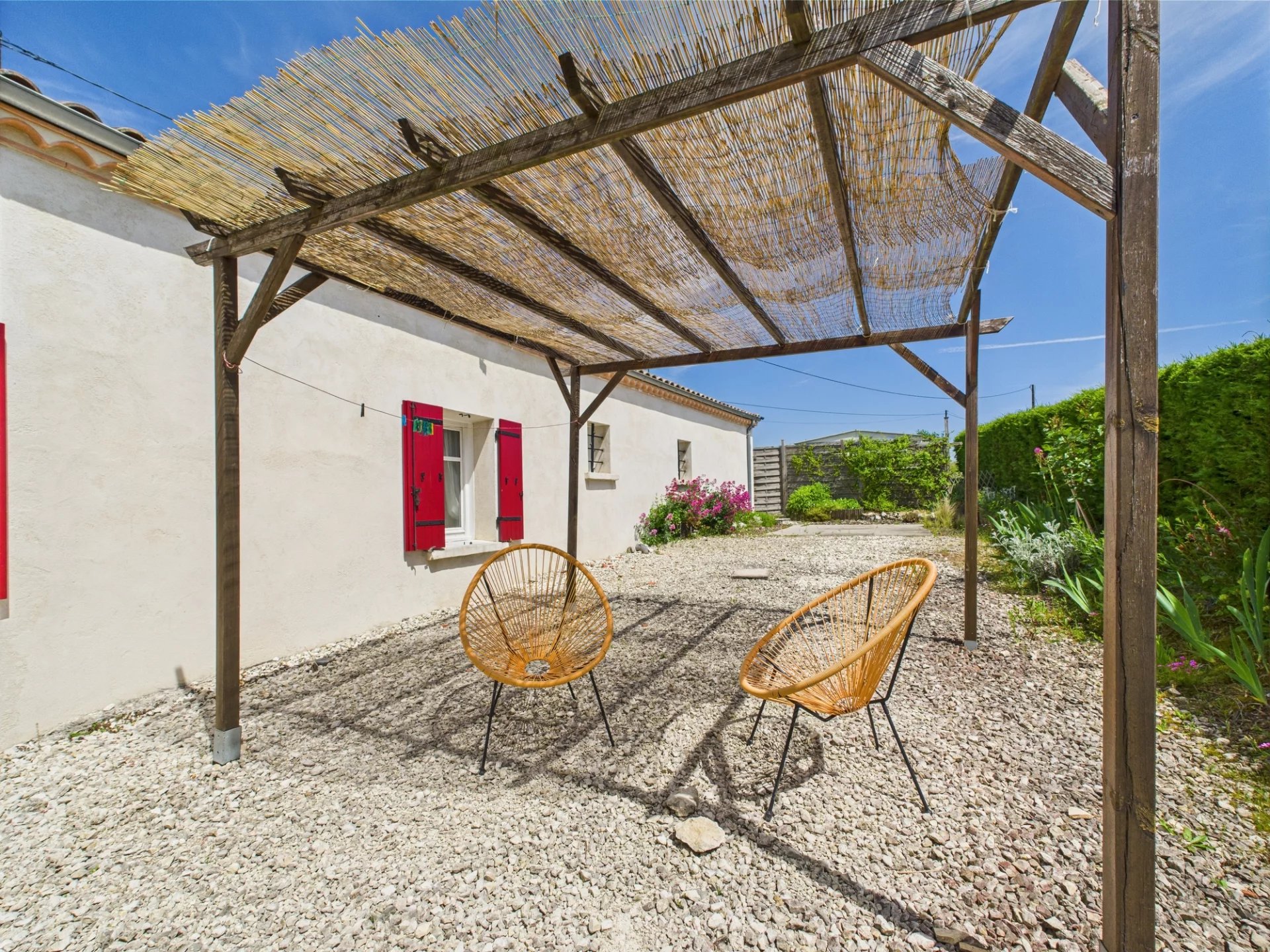 House in Monflanquin - view 1