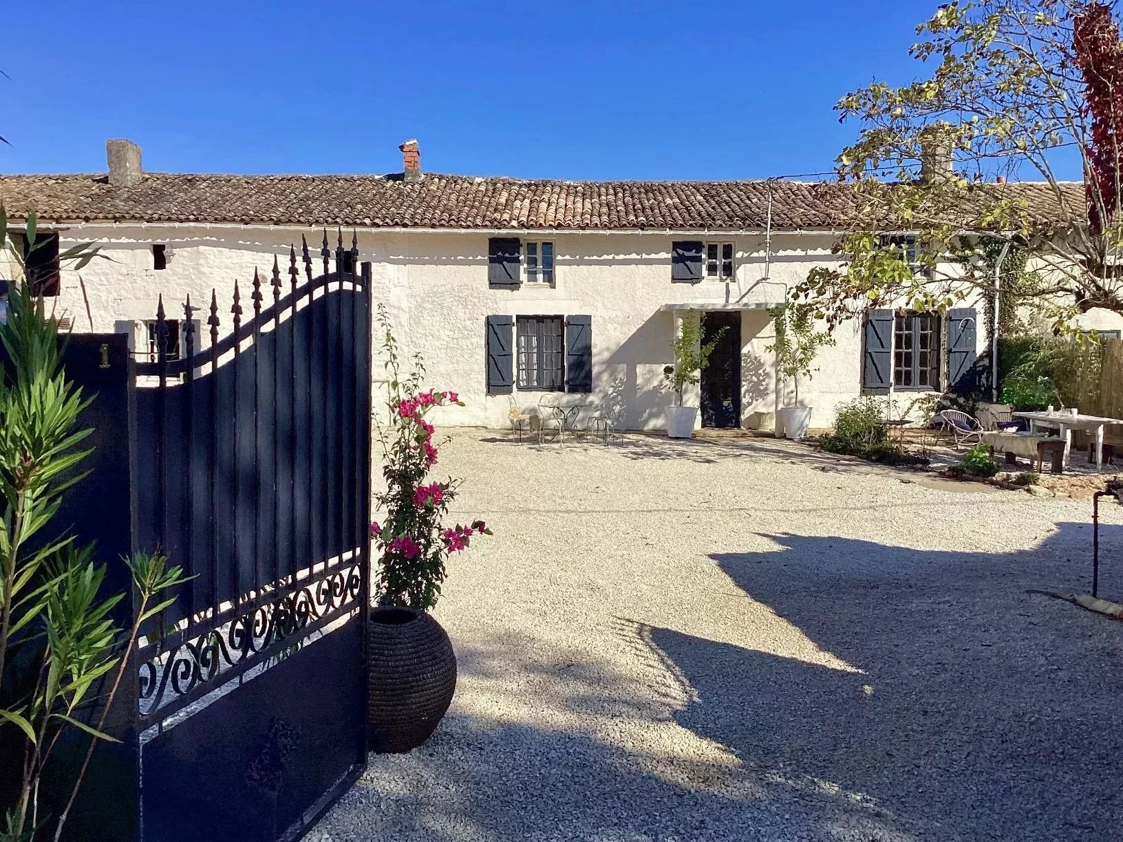 House in Sauze-Vaussais - view 1