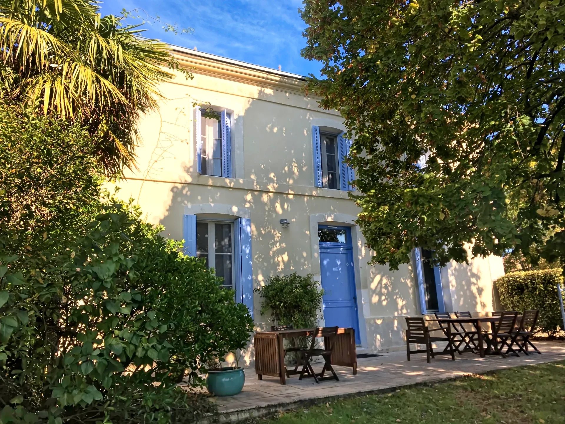 House in Mirambeau - view 1