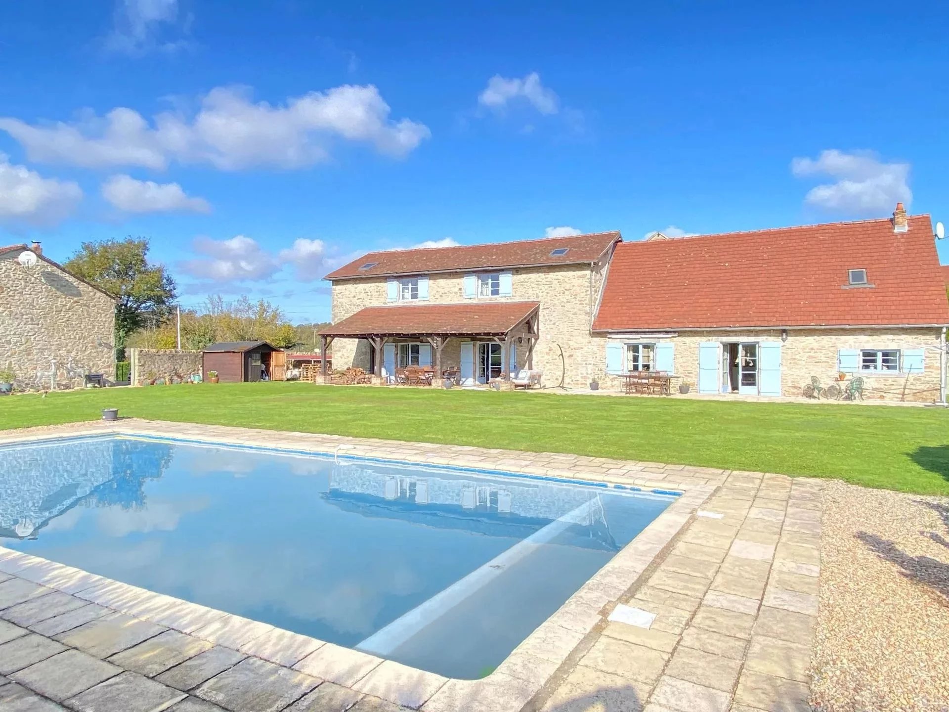 House in Dompierre-les-Eglises - view 1