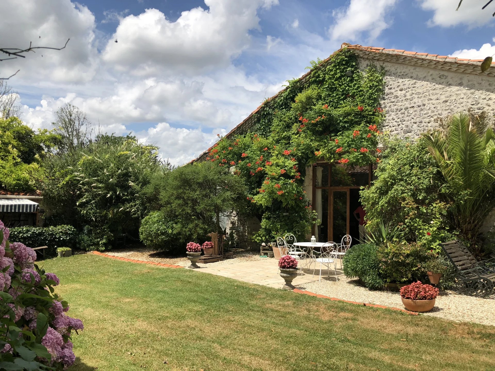 House in Montmoreau-Saint-Cybard - view 1