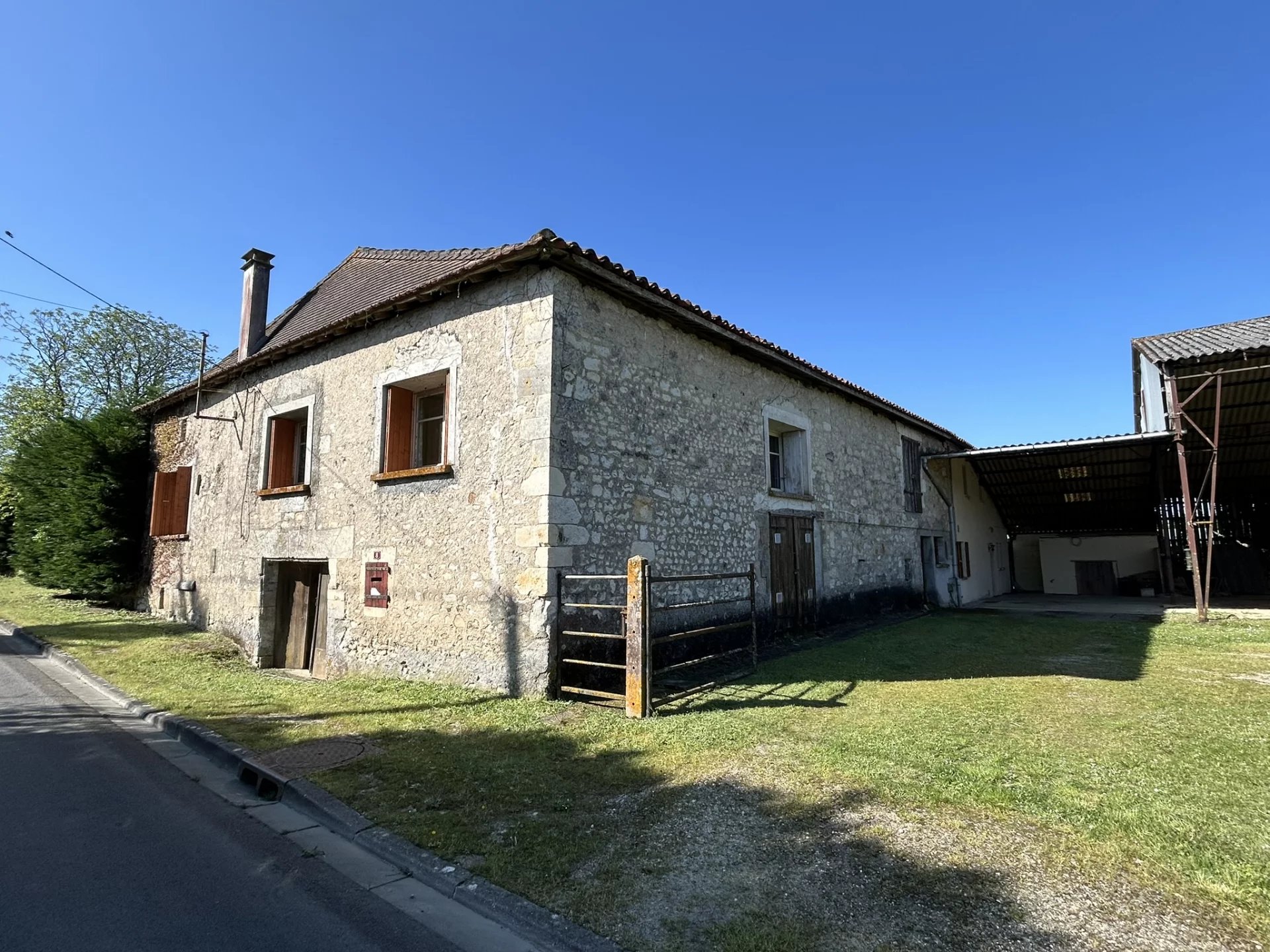 House in Chillac - view 1