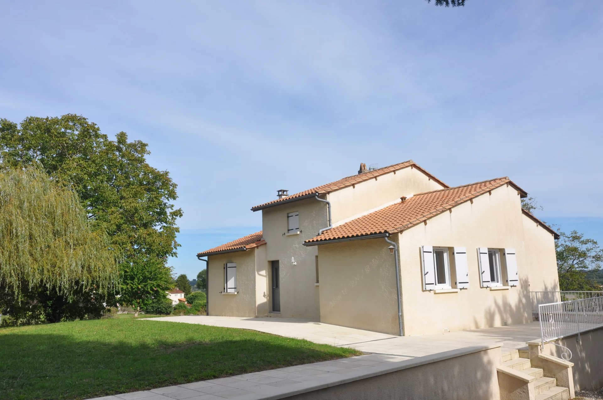 House in Saint-Severin - view 1