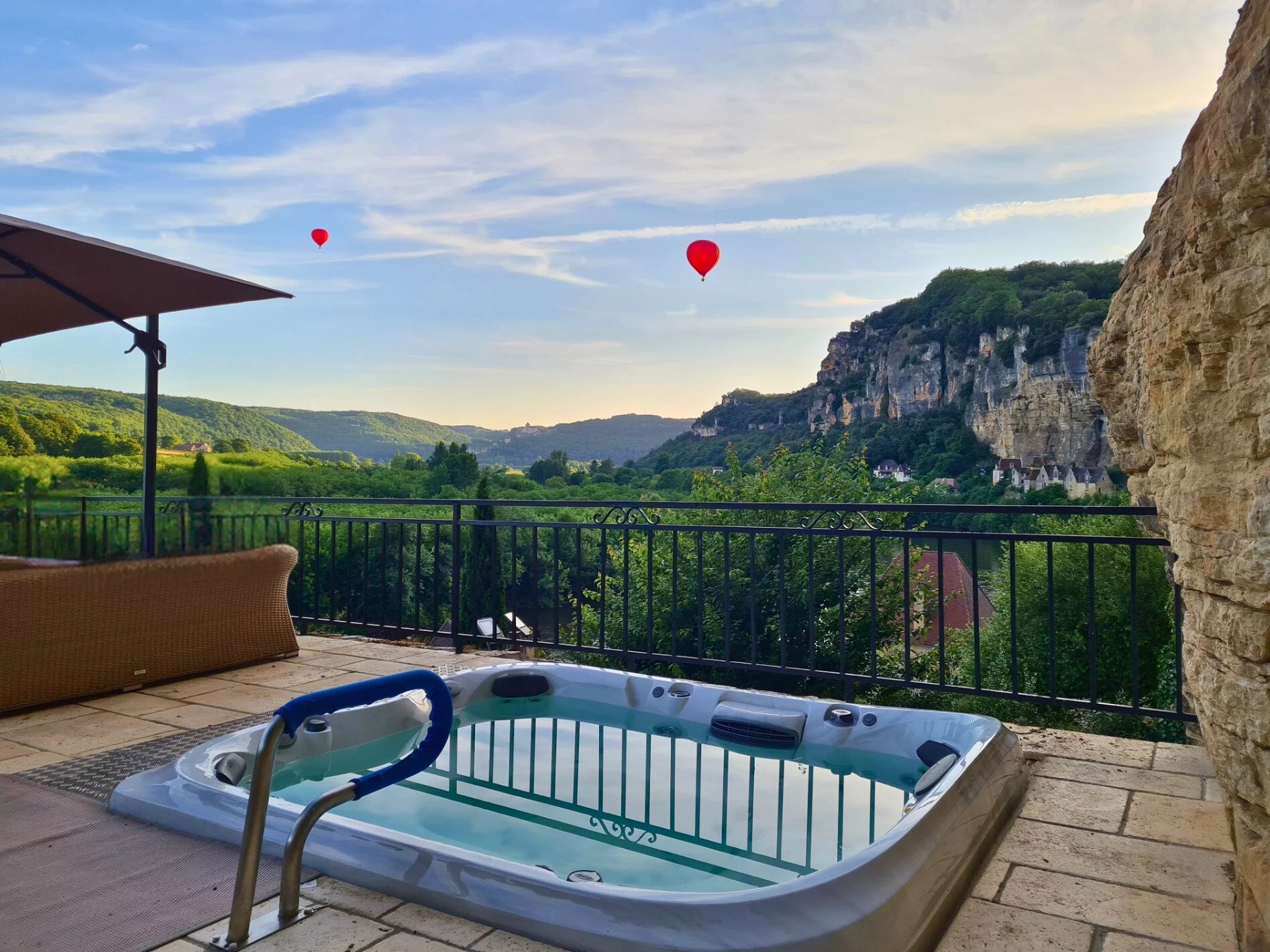 House in Sarlat-la-Caneda - view 1