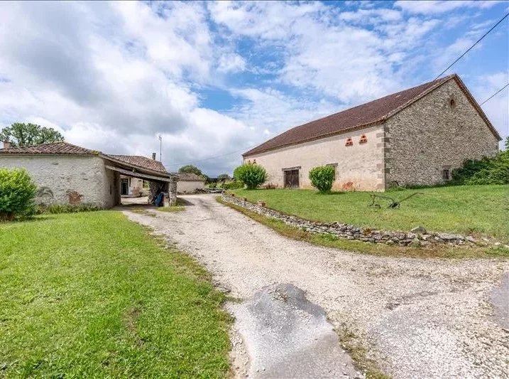 House in Monflanquin - view 1