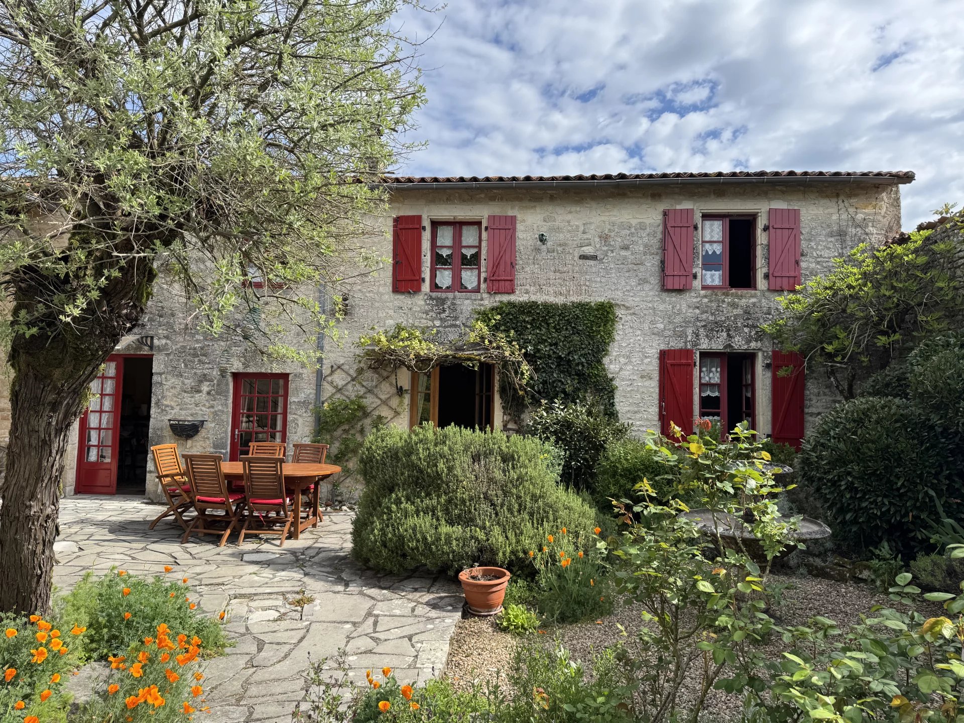 House in Ruffec - view 1