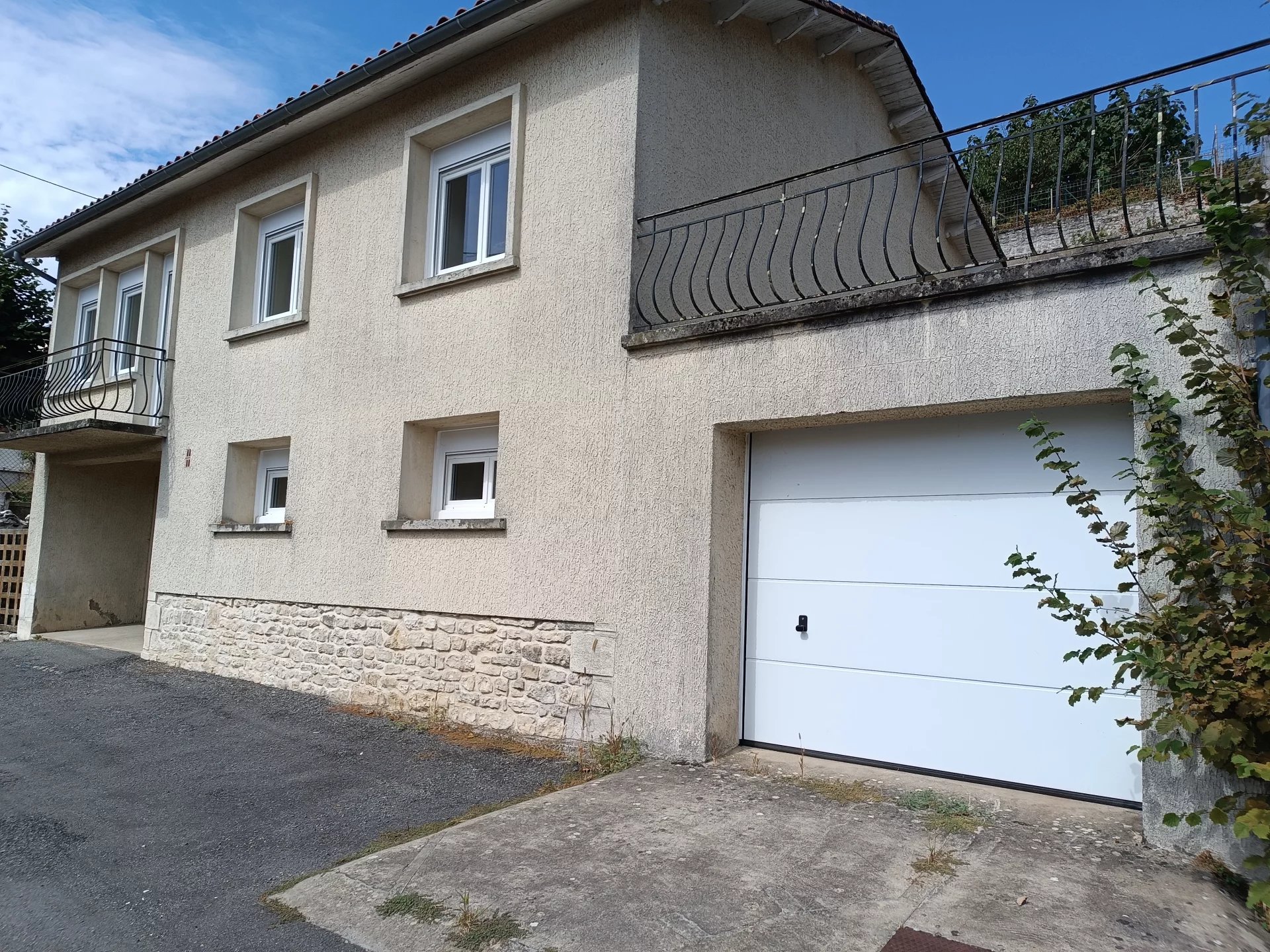 House in Ruffec - view 1