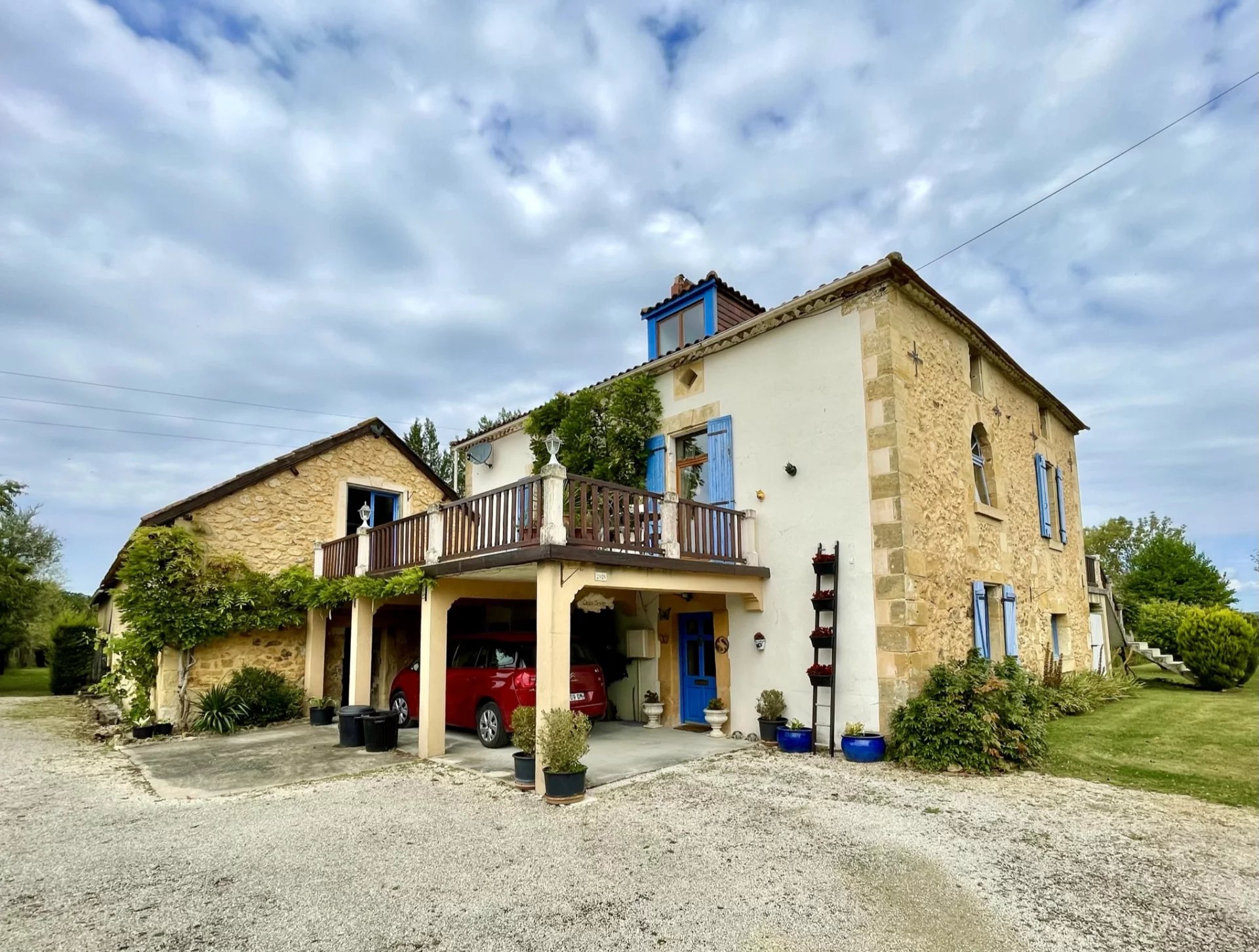 House in Lanquais - view 1