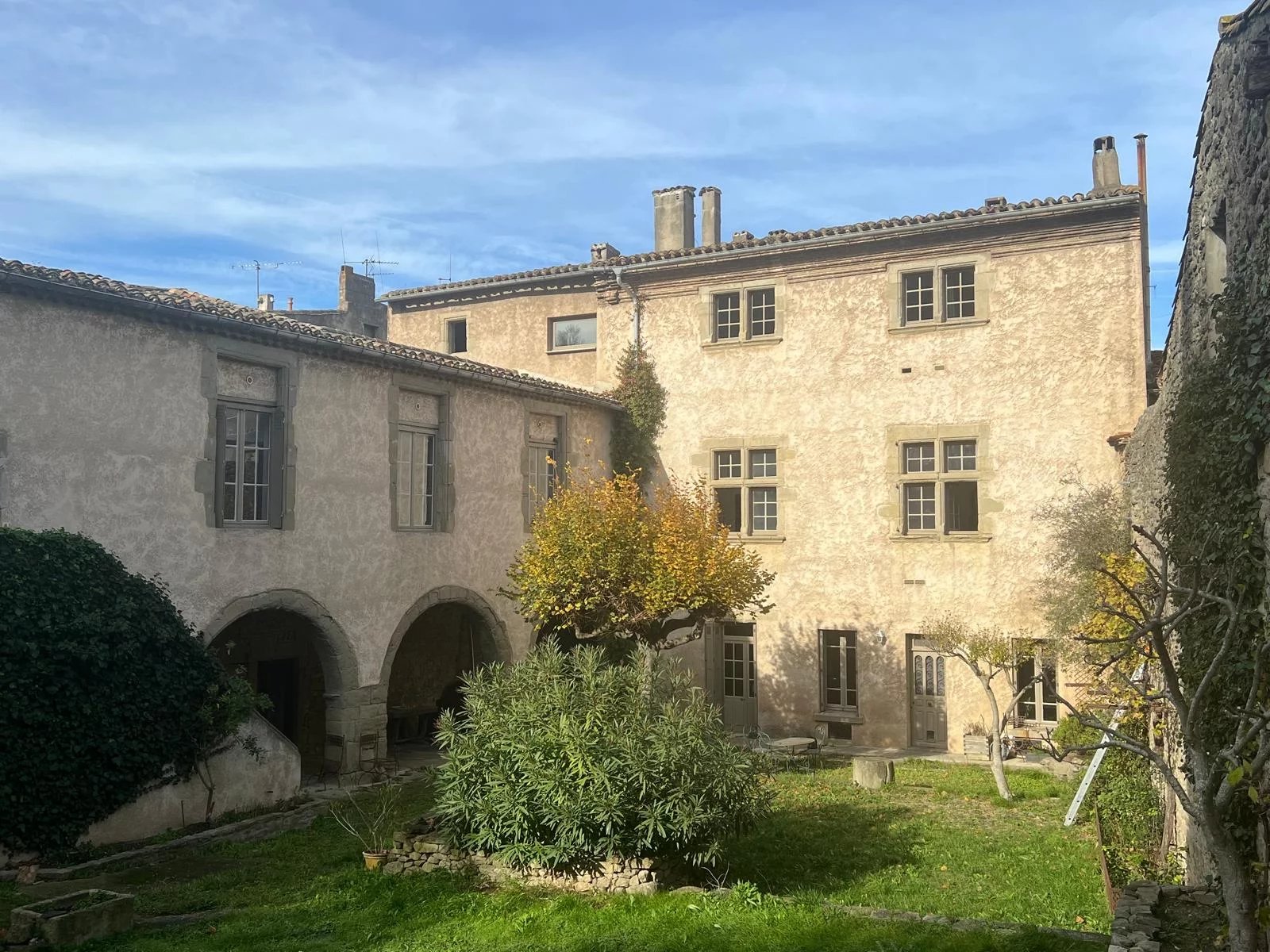 House in Carcassonne - view 1