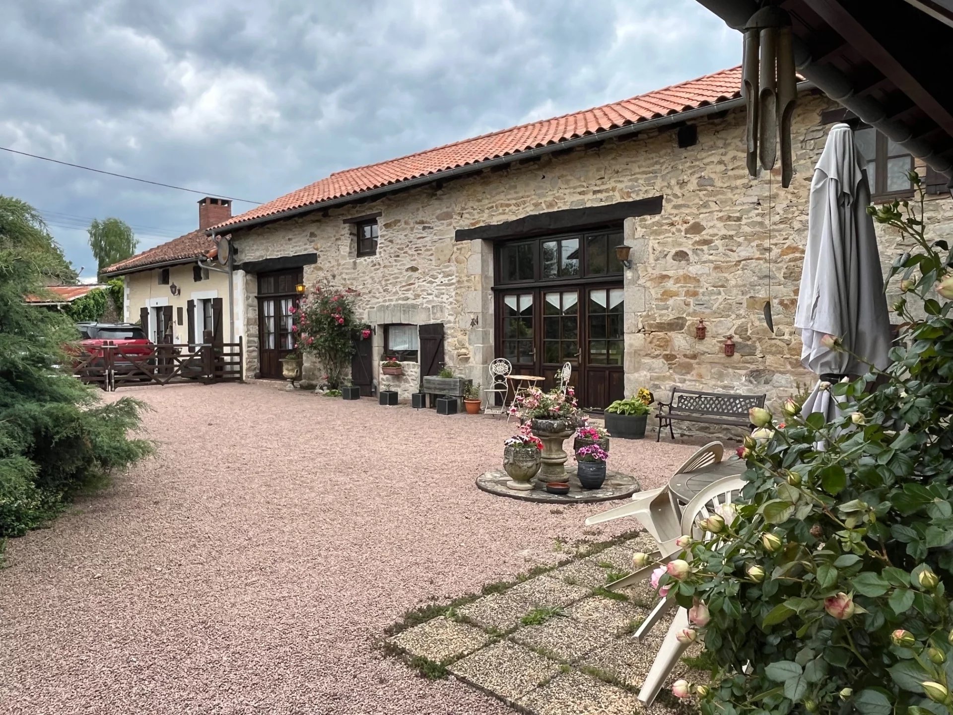 House in Pensol - view 1