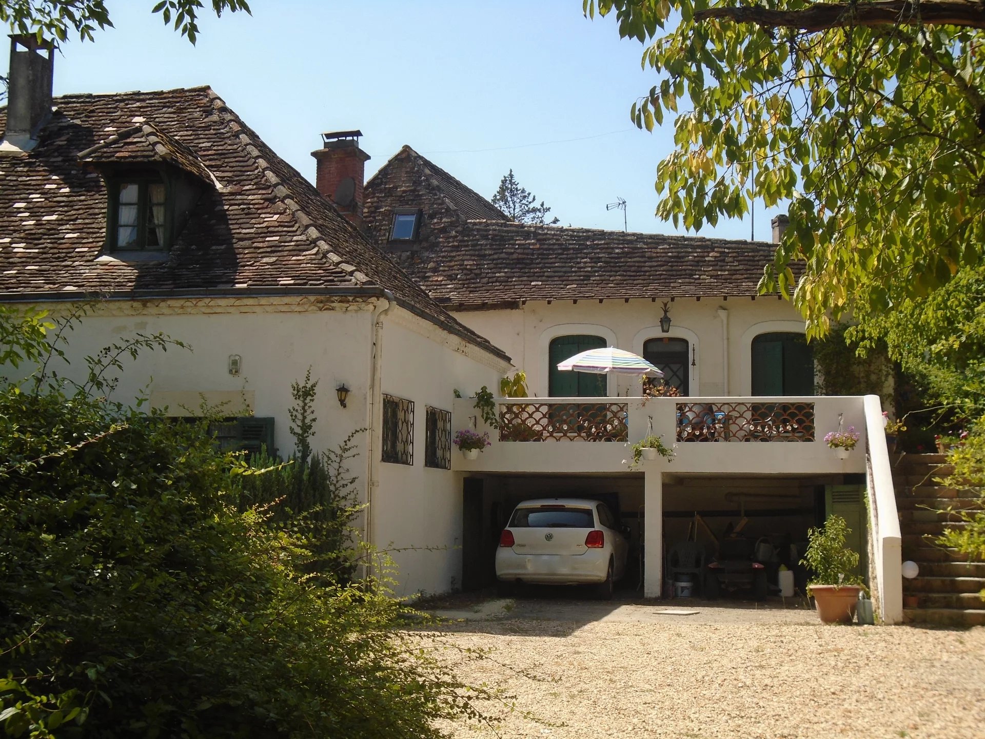 House in Saint-Laurent-des-Hommes - view 1