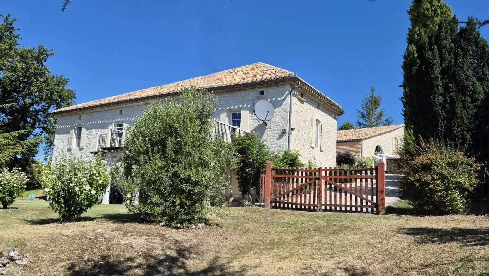 House in Montaigu-de-Quercy - view 1