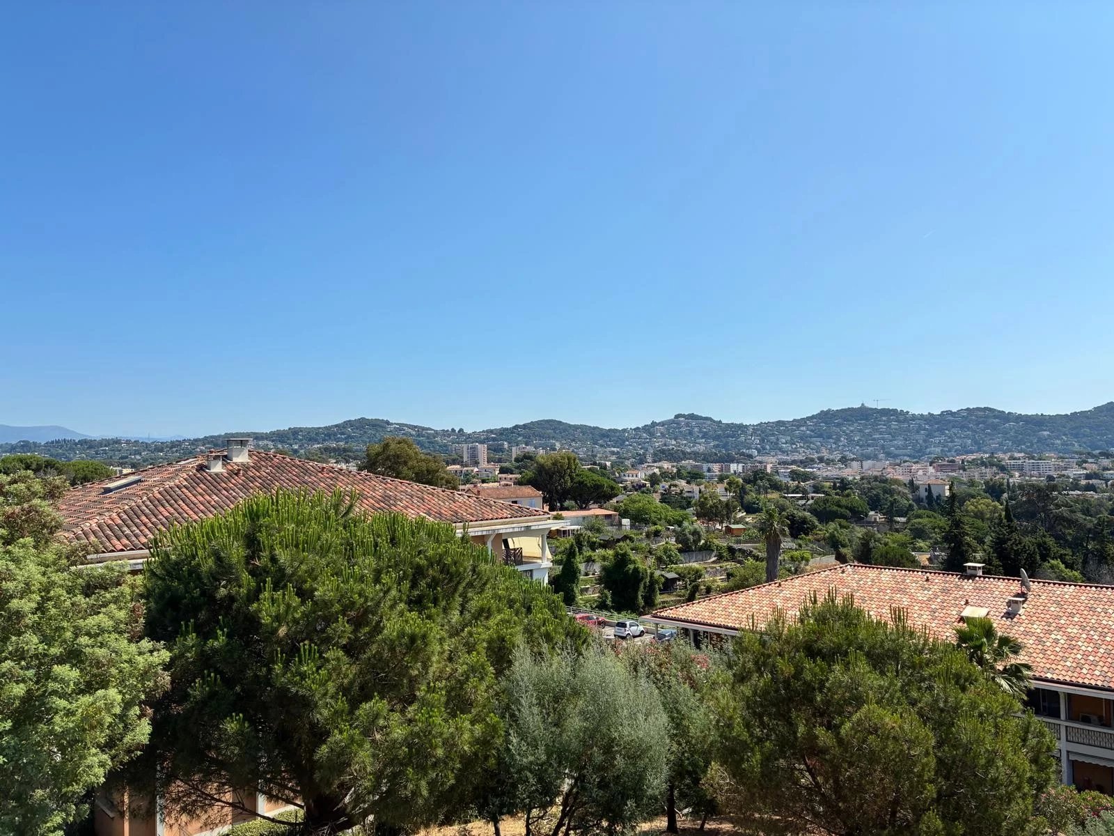 Apartment in Cannes - view 1