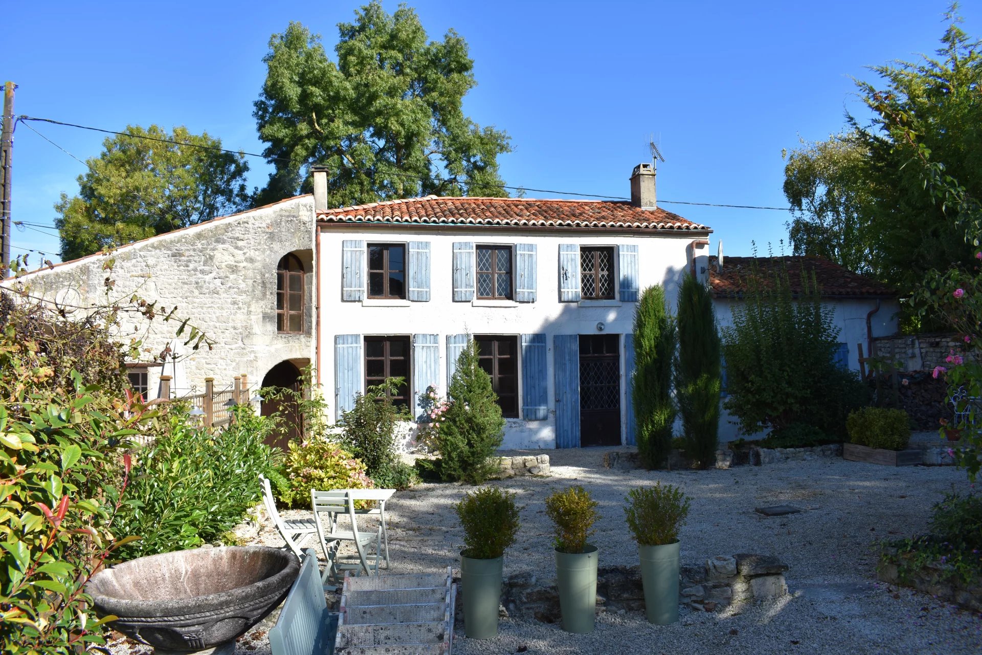 House in Aulnay - view 1