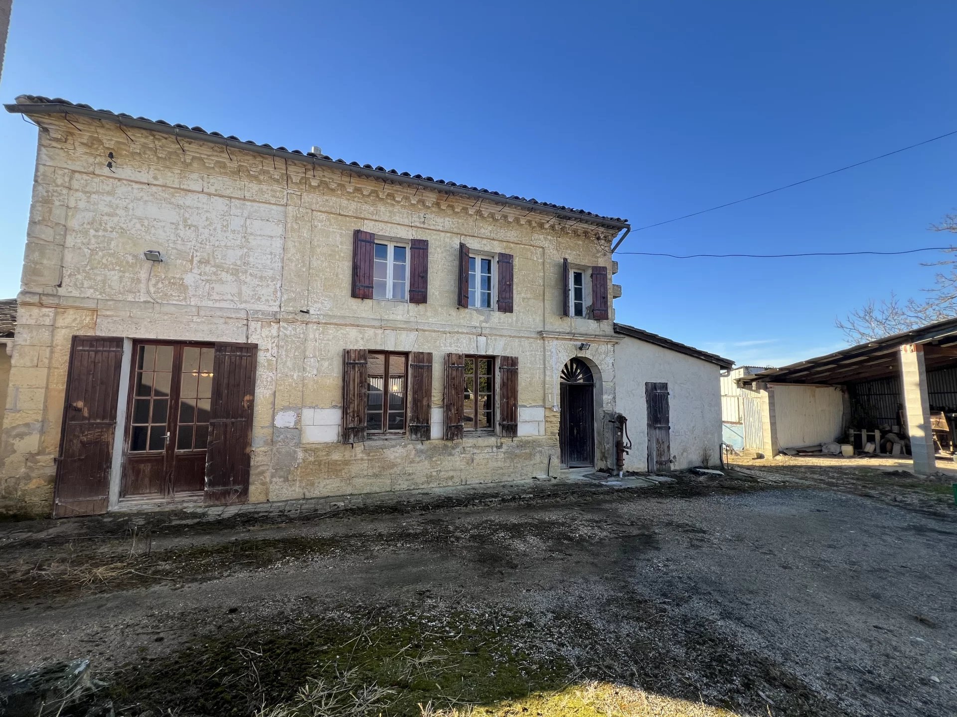 House in Saint-Etienne-de-Lisse - view 1