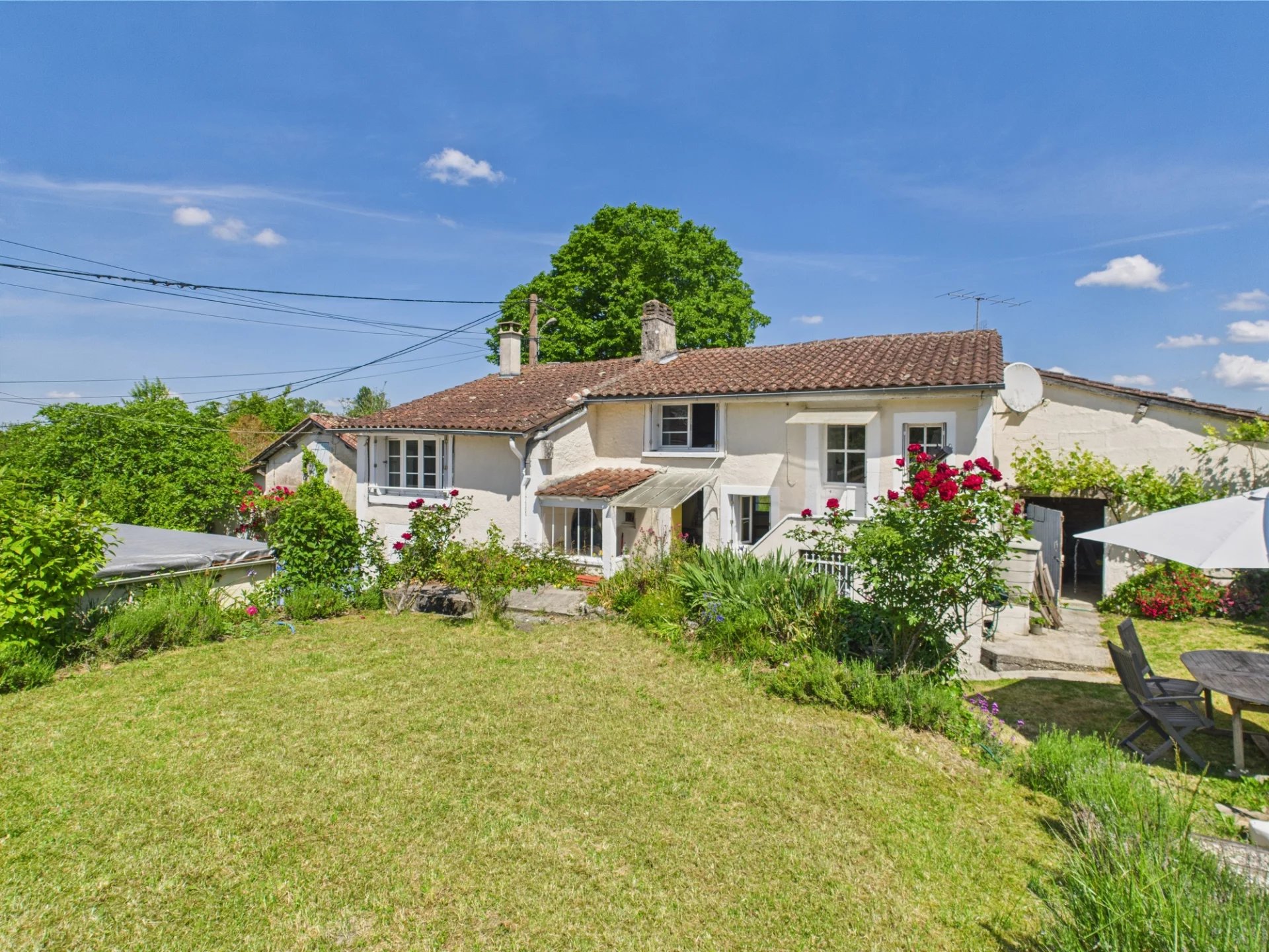 House in Verteillac - view 1