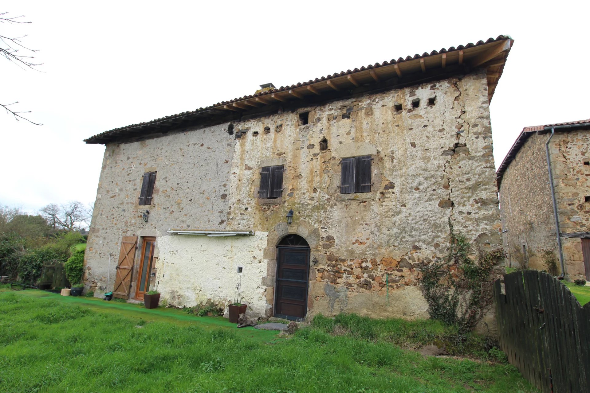 House in Etagnac - view 1