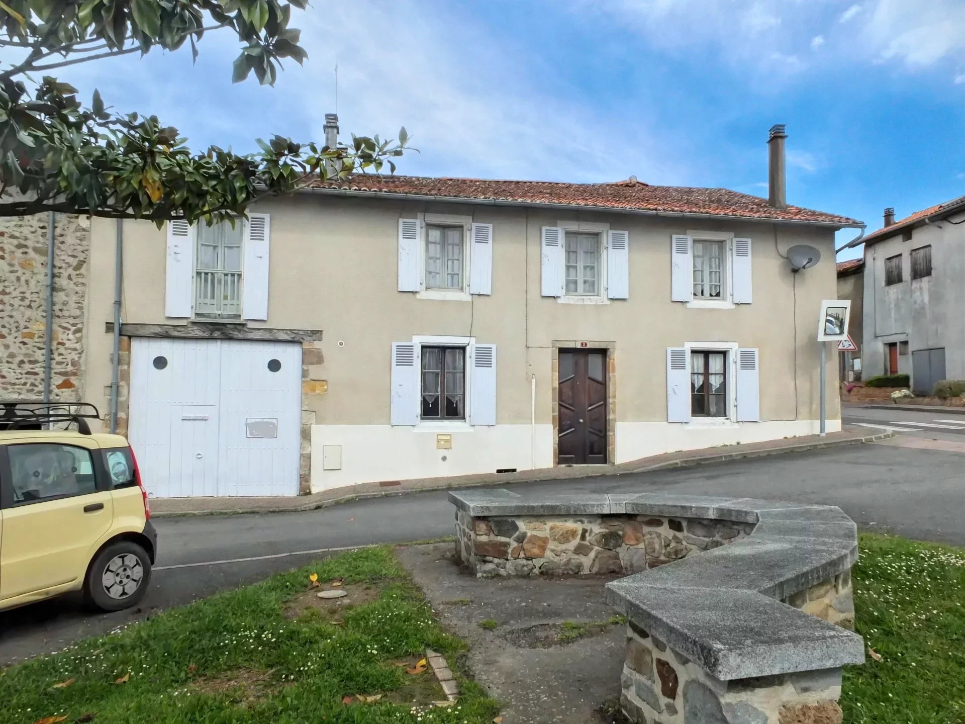 House in La Peruse - view 1