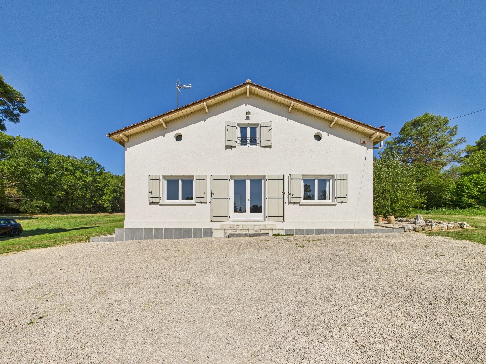 House in Sainte-Foy-la-Grande - view 1