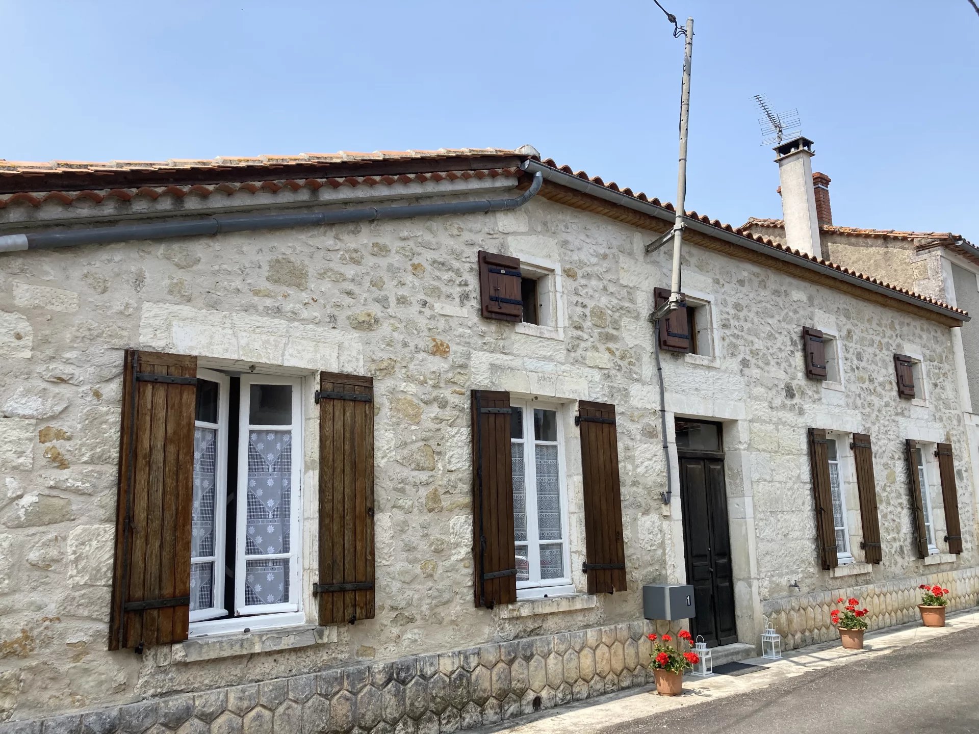 House in Saint-Vallier - view 1
