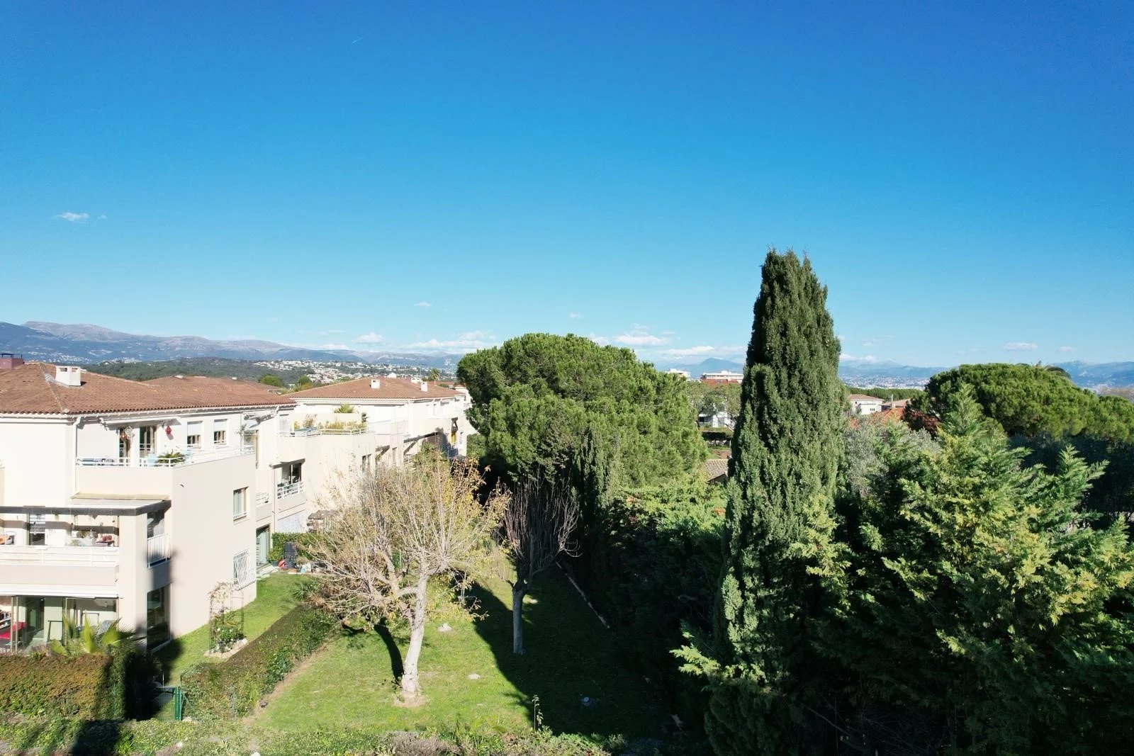 Apartment in Antibes - view 1