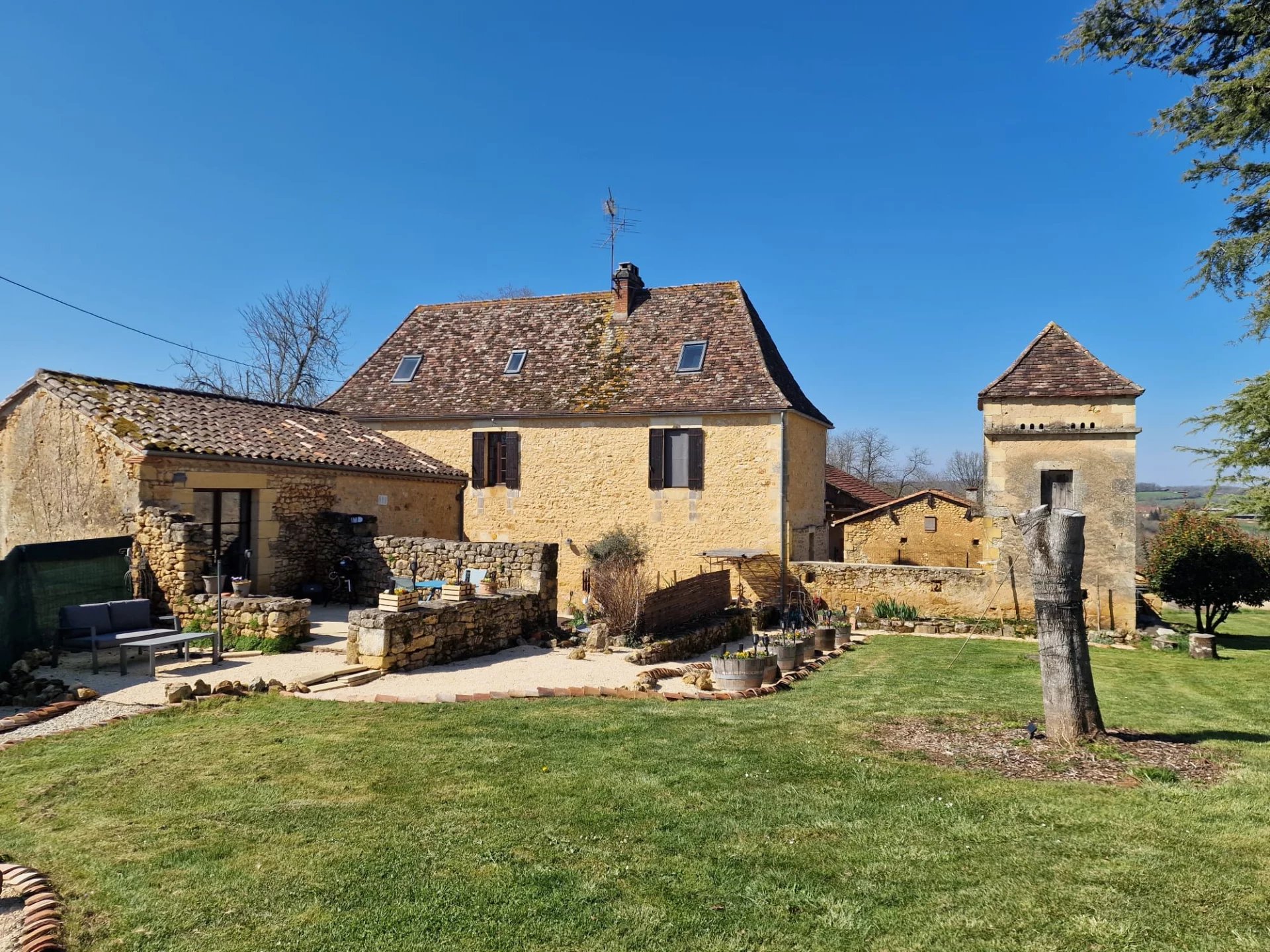 House in Badefols-sur-Dordogne - view 1