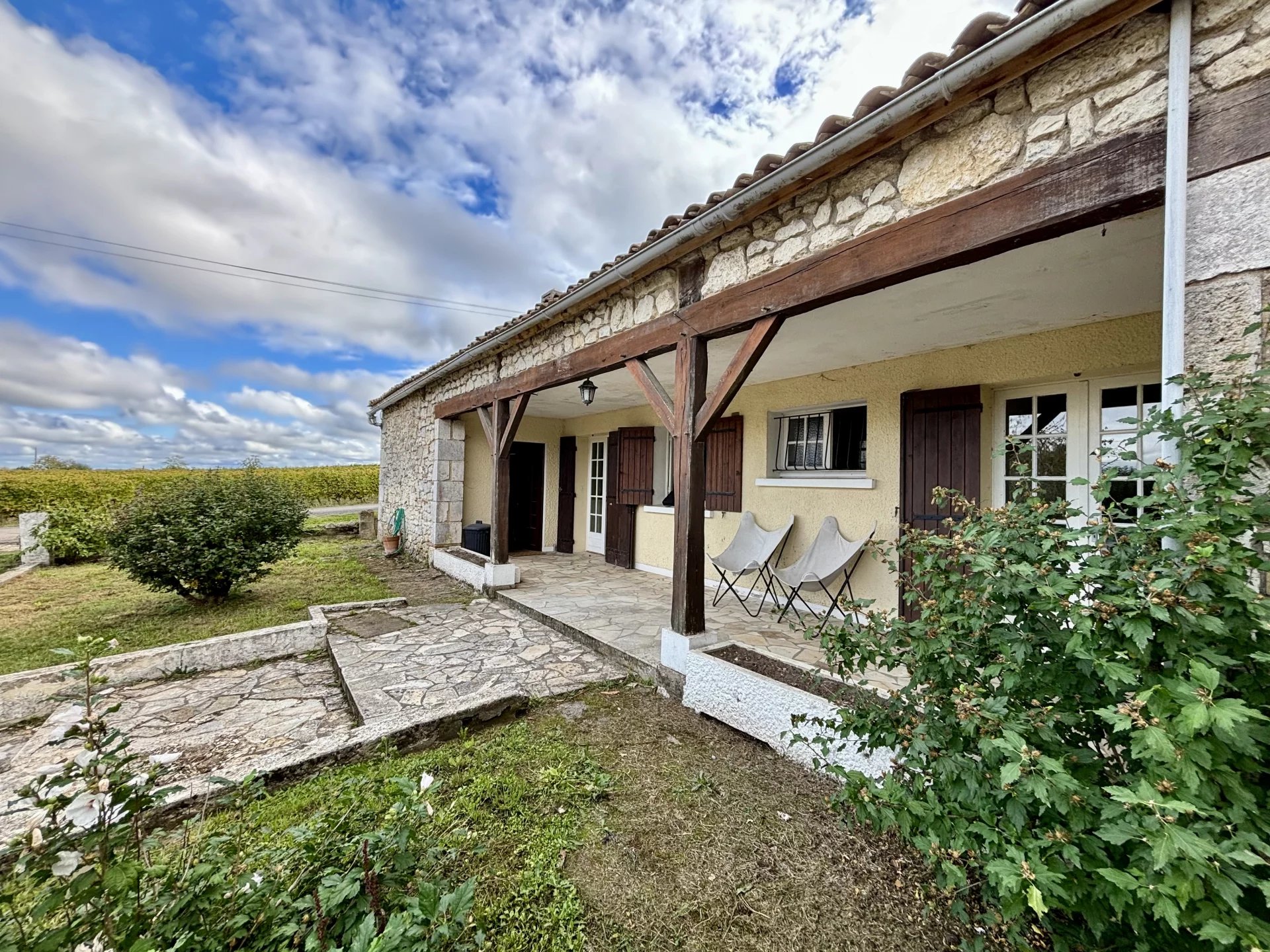 House in Monbazillac - view 1
