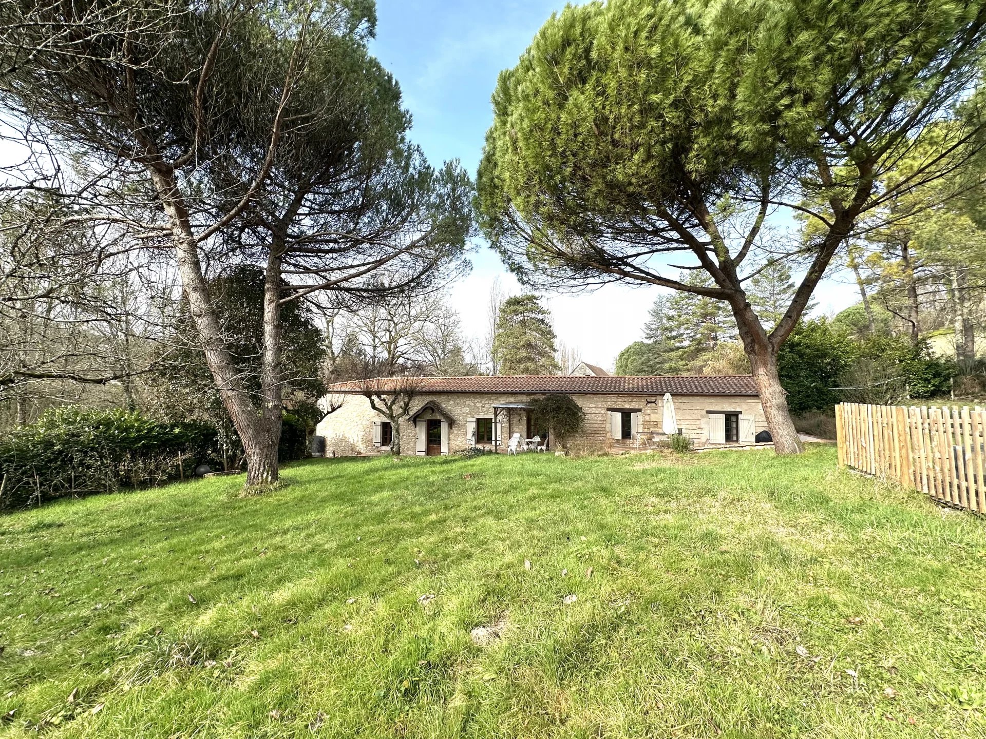 House in Pineuilh - view 1
